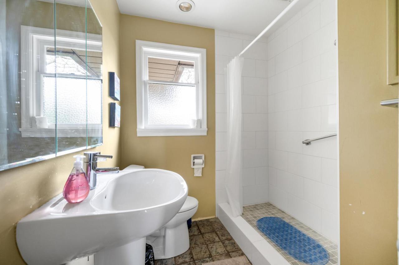 Holiday home Tranquil Haven Near Attractions 2bd Upper Floor Or 2bd Basement Floor