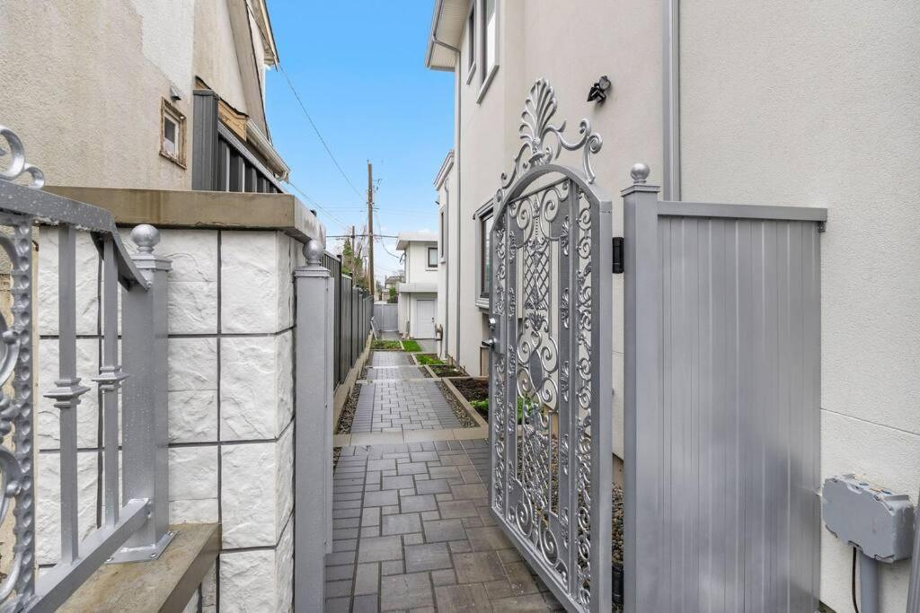 Apartment Brand New 2 Bedroom Point Grey Getaway *