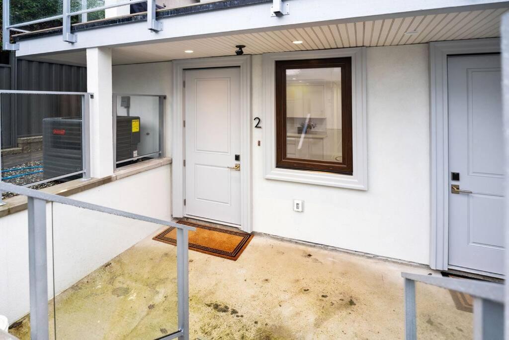 Brand New 2 Bedroom Point Grey Getaway Apartment *