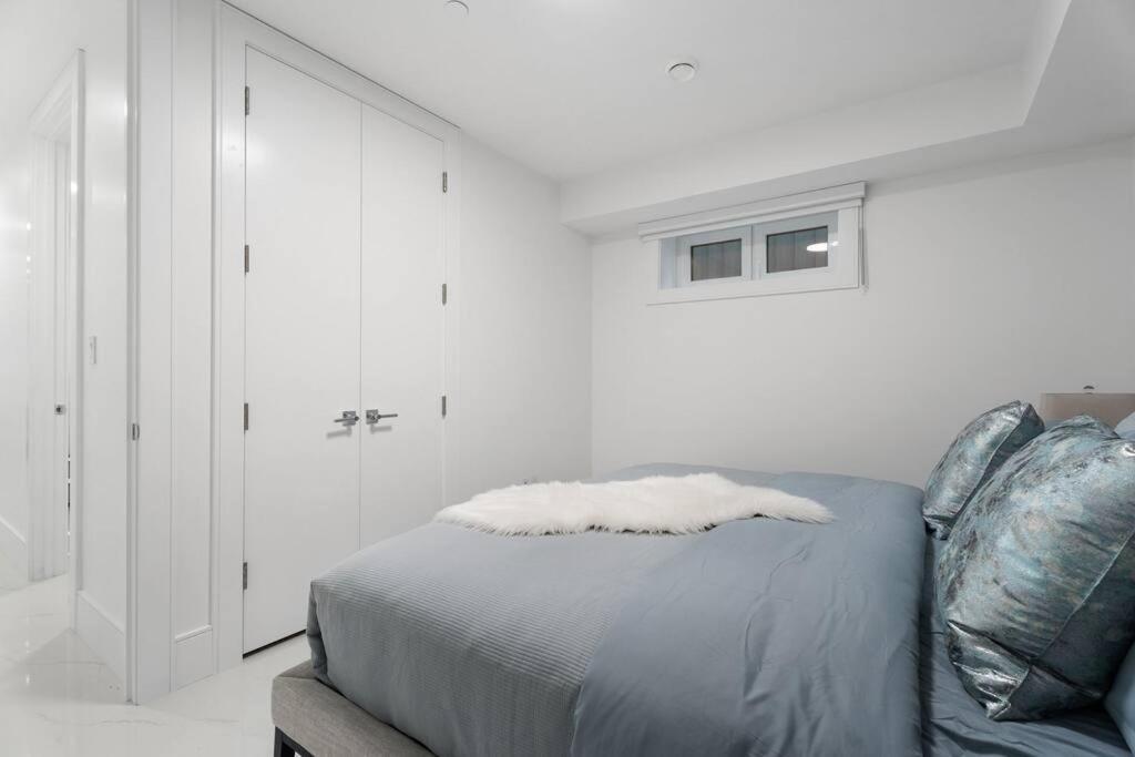 Brand New 2 Bedroom Point Grey Getaway *