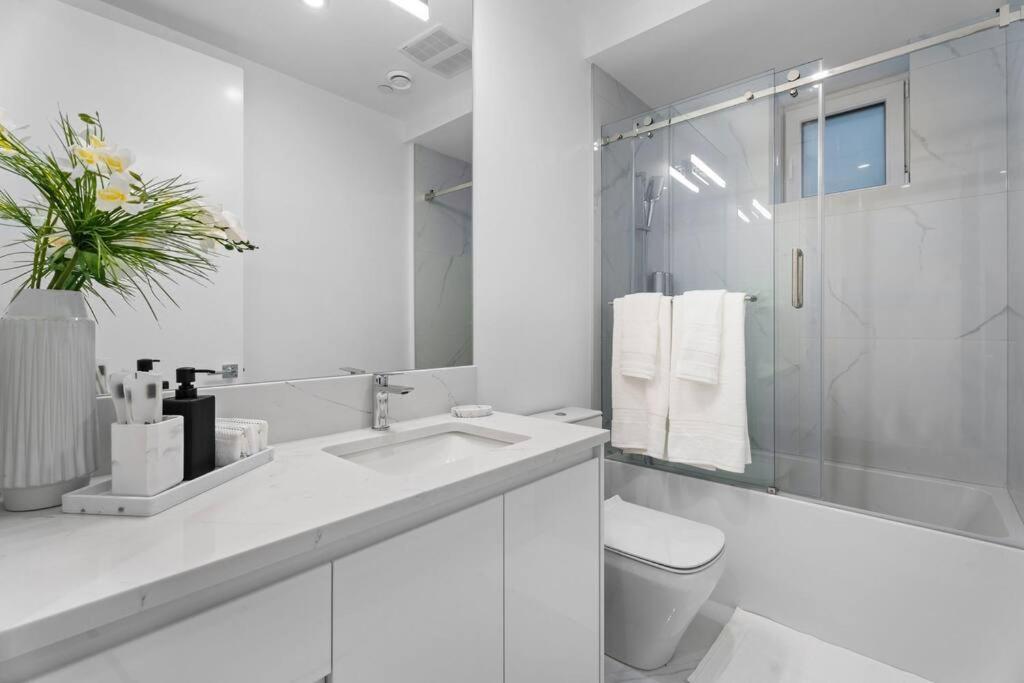 Brand New 2 Bedroom Point Grey Getaway