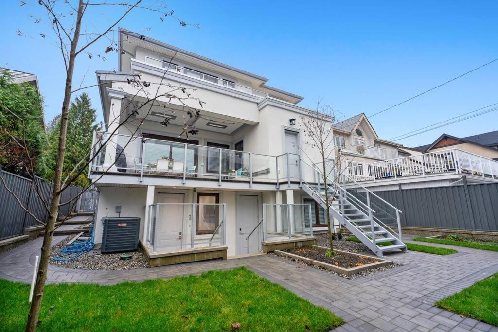 Brand New 2 Bedroom Point Grey Getaway Vancouver