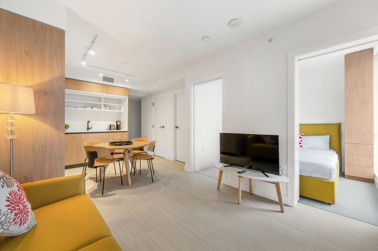 Urban Oasis Near Joyce Station: 1br