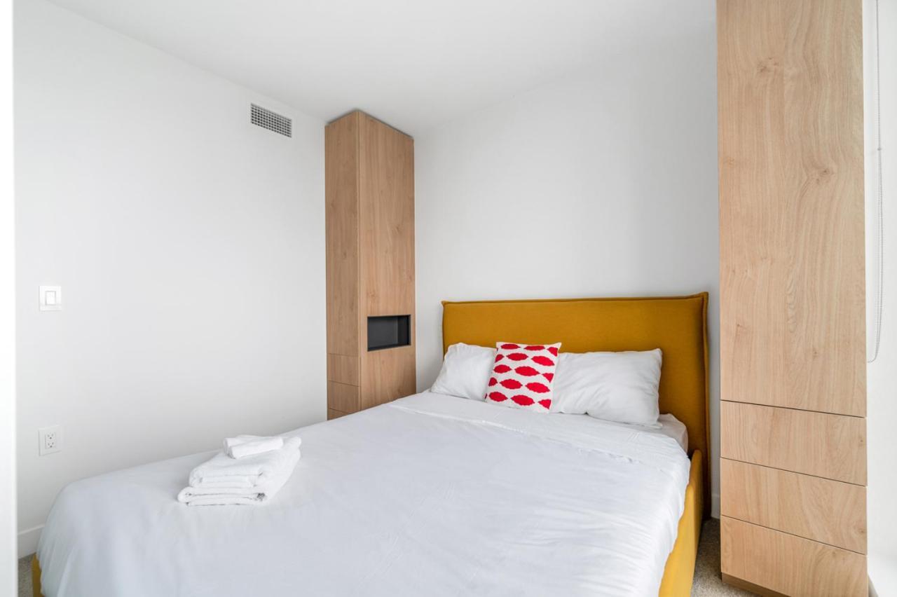 Apartment Urban Oasis Near Joyce Station: 1br Vancouver