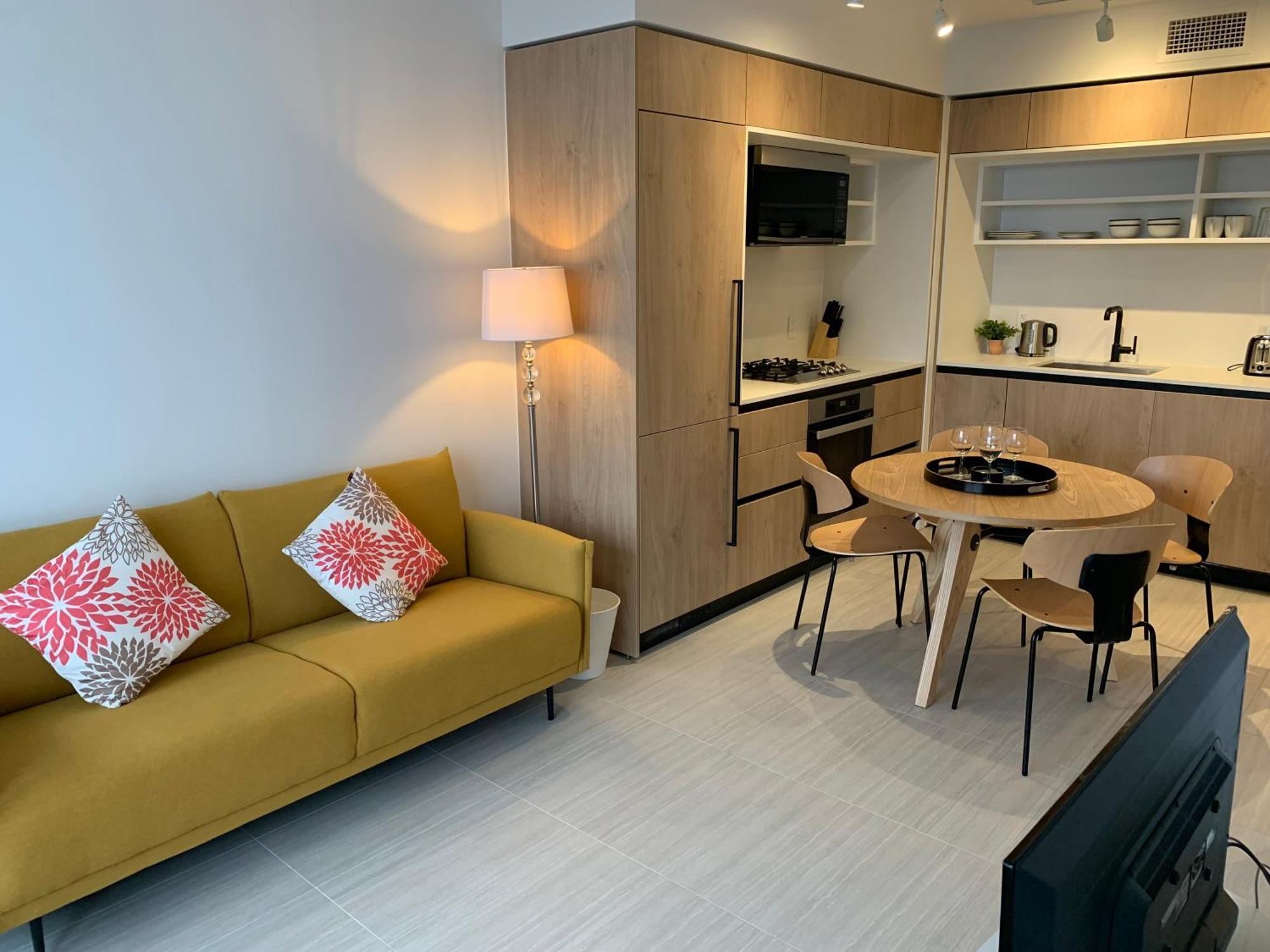 Urban Oasis Near Joyce Station: 1br Apartment *