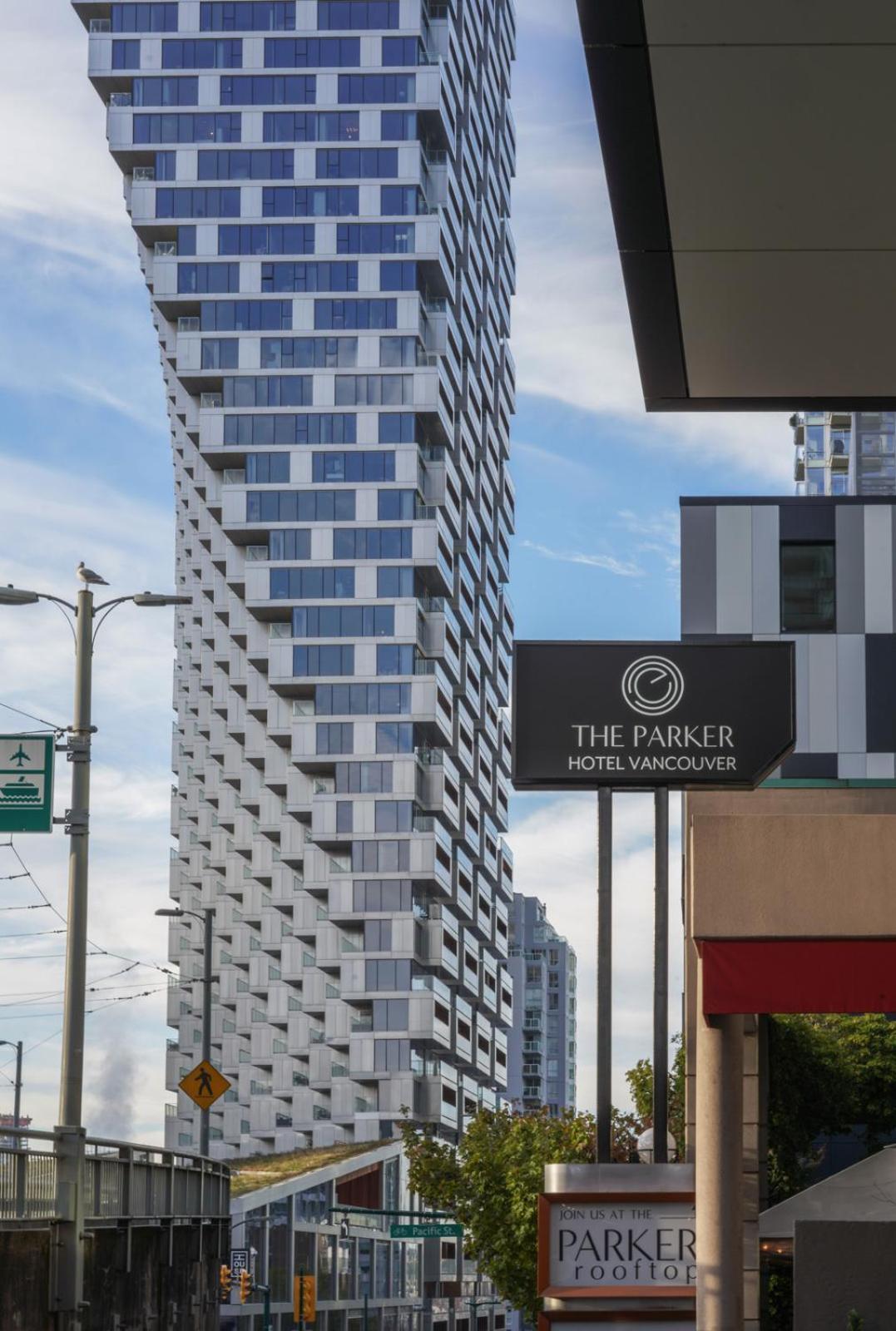 Hotel The Parker And Rooftop 4*