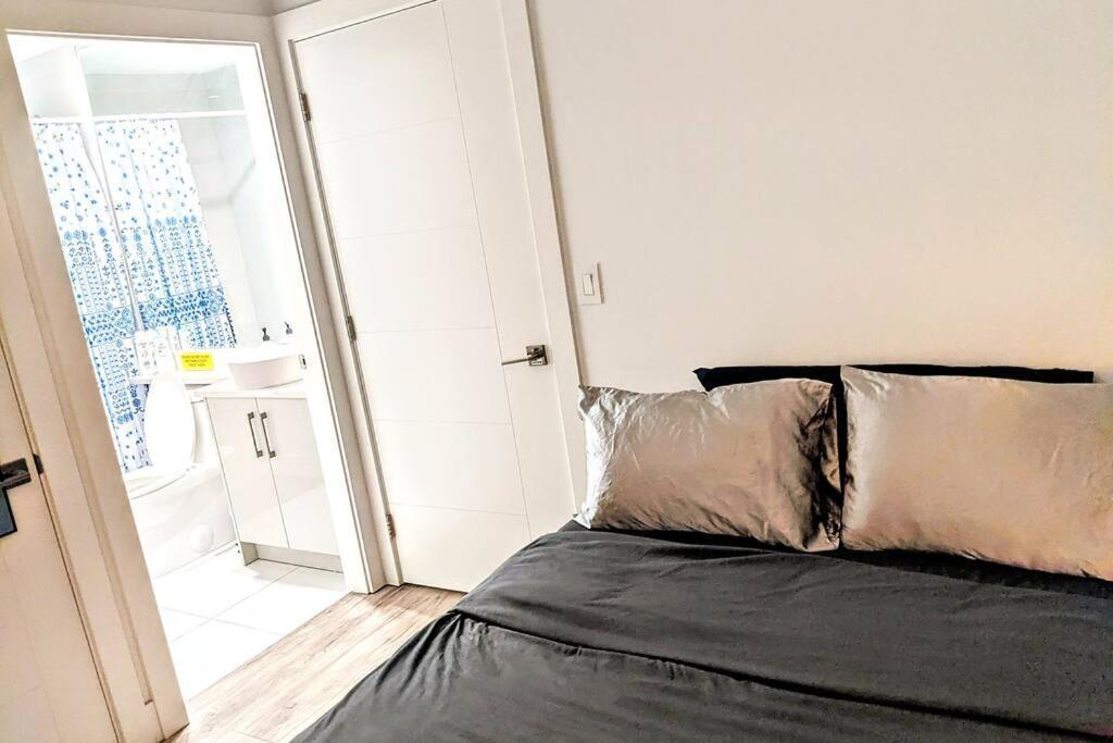 2 Bedrooms Free Parking Location *