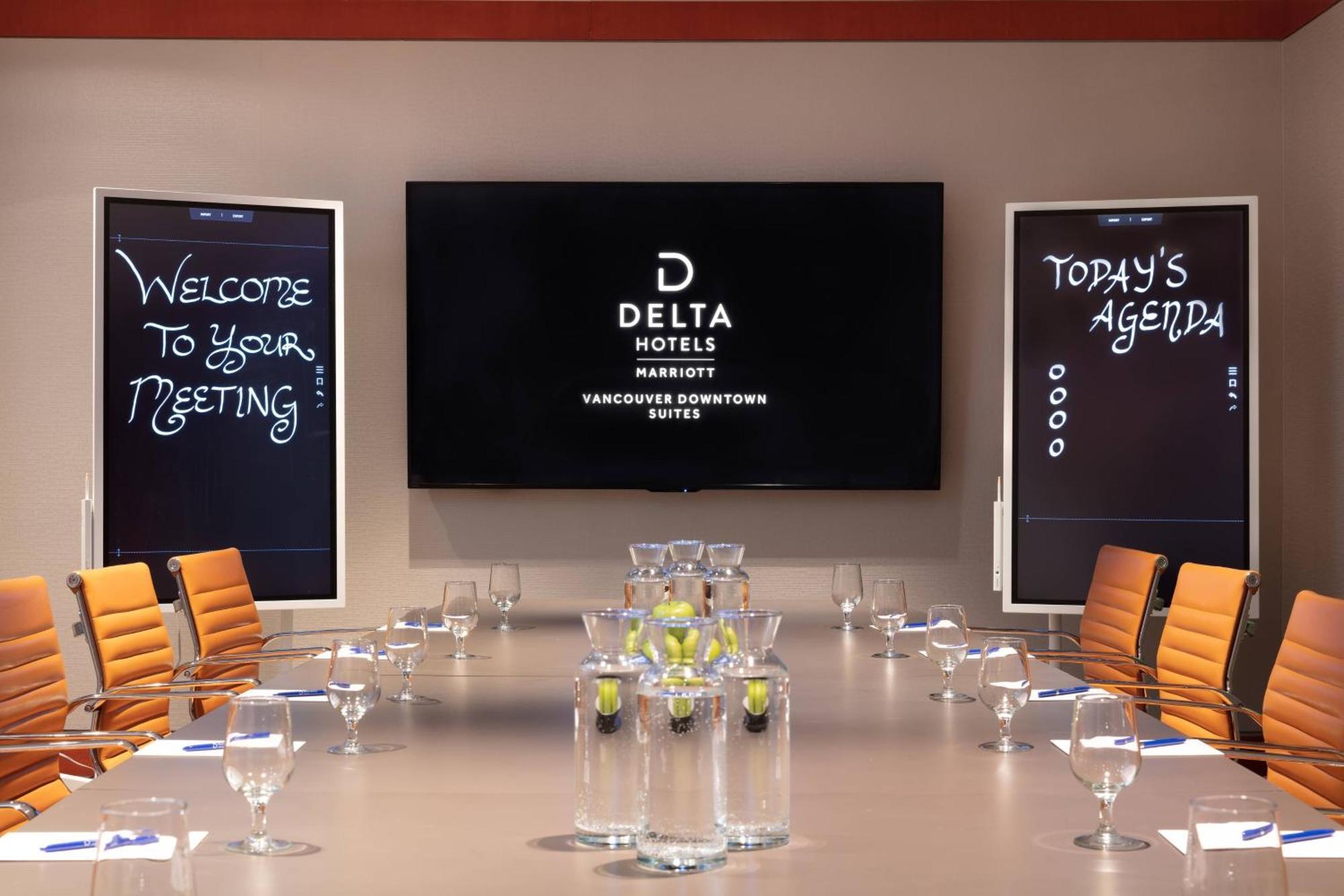 Delta By Marriott Downtown 4*