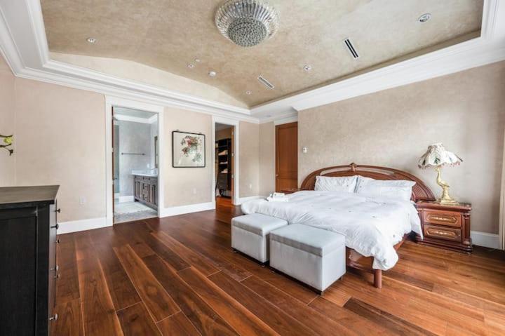 No. 2温哥华市中心舒适优雅独立卫生间大床套间 Apartment Vancouver