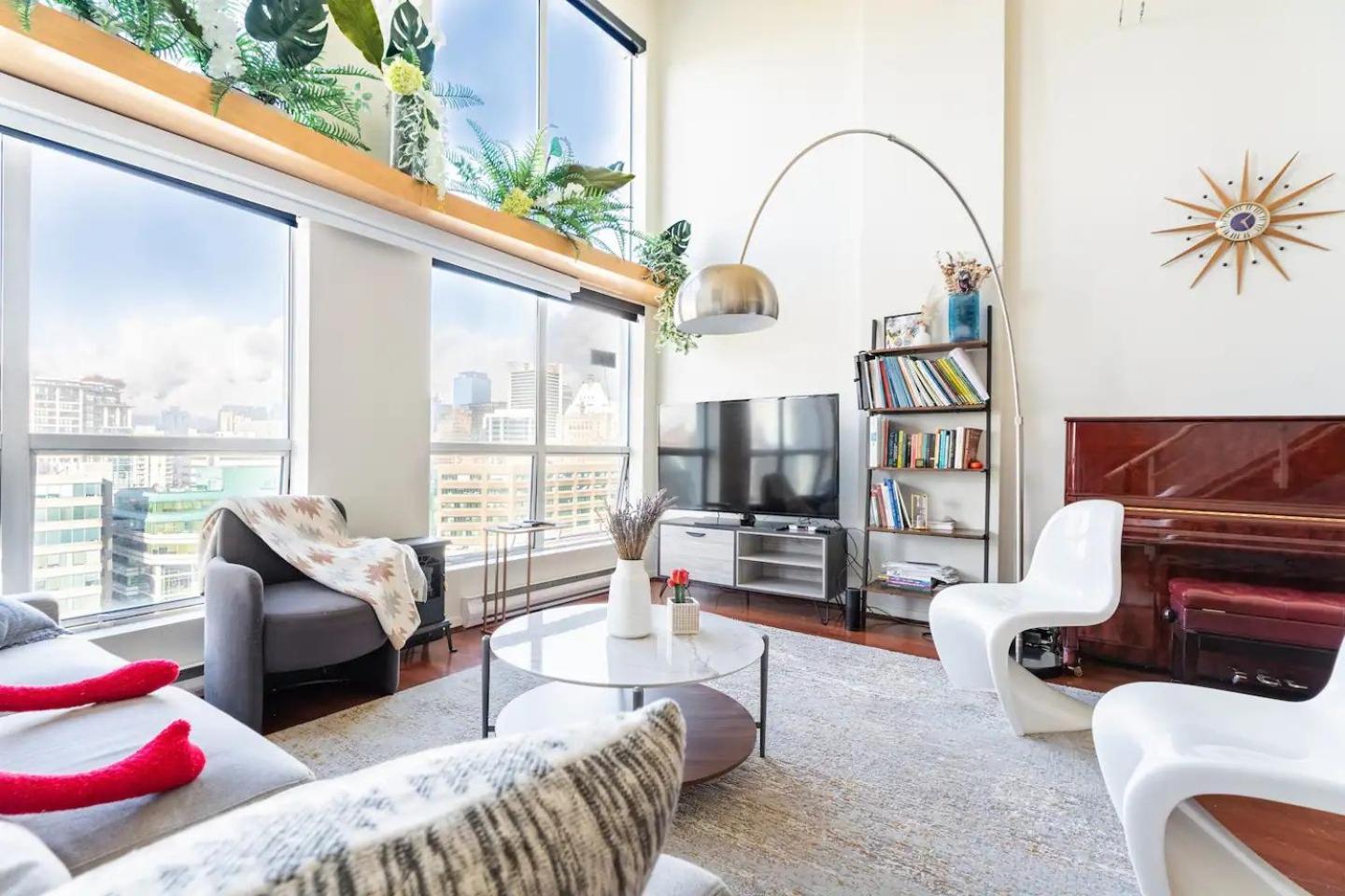 Loft In Downtown With Free Parking Apartment *