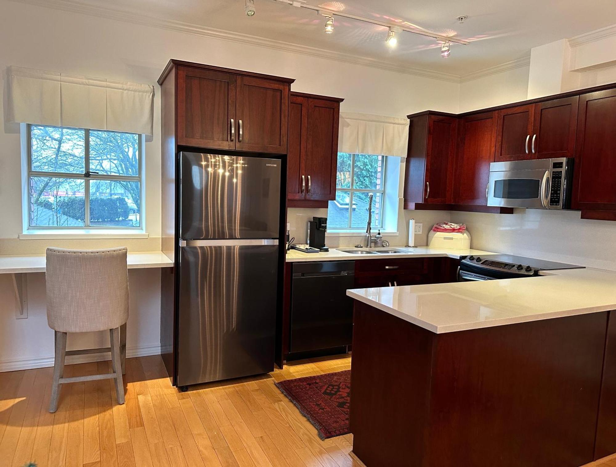 Historic Townhouse In Kitsilano *
