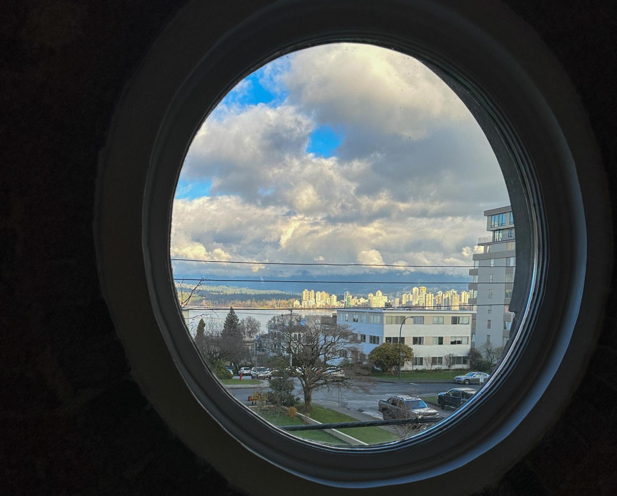 Villa Historic Townhouse In Kitsilano *