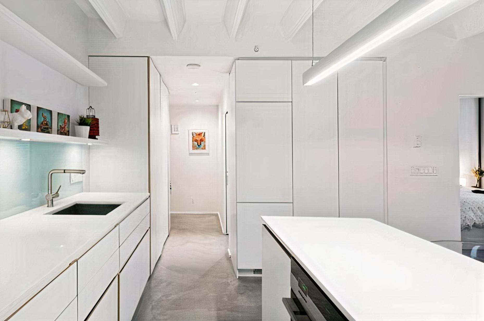 Apartment Modern, Bright & 1-bed Downtown Close To Rogers Arena *