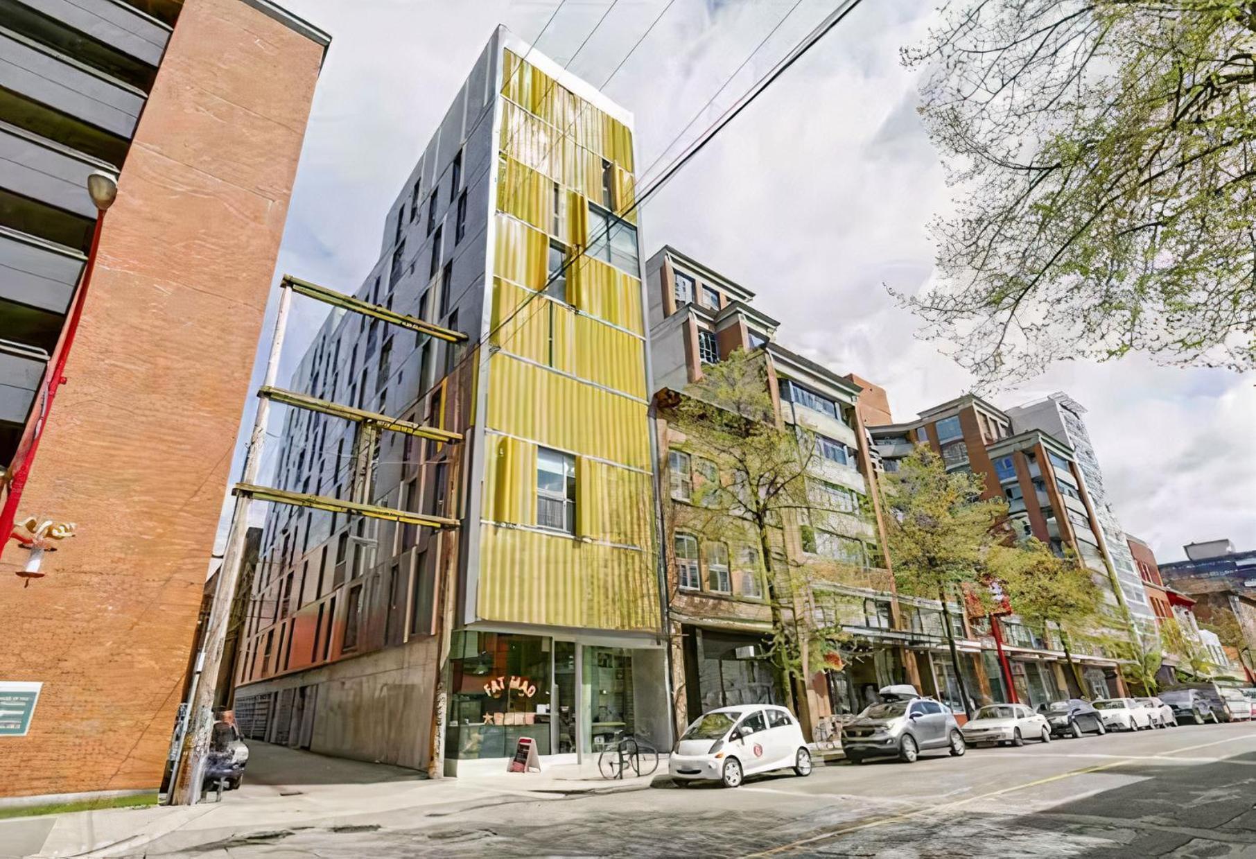 Modern, Bright & 1-bed Downtown Close To Rogers Arena Apartment