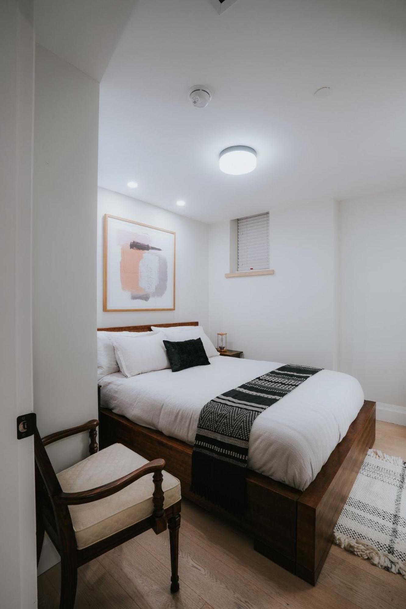 A Gentle Hideaway In The Urban Forest West End Downtown *