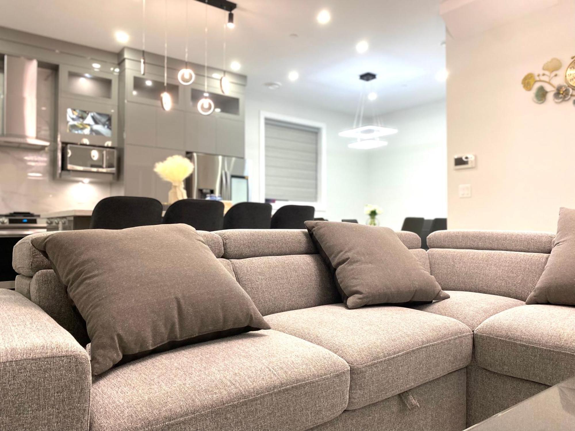 Modern And New House Near Pne With Big Garden And Free Parking * Vancouver
