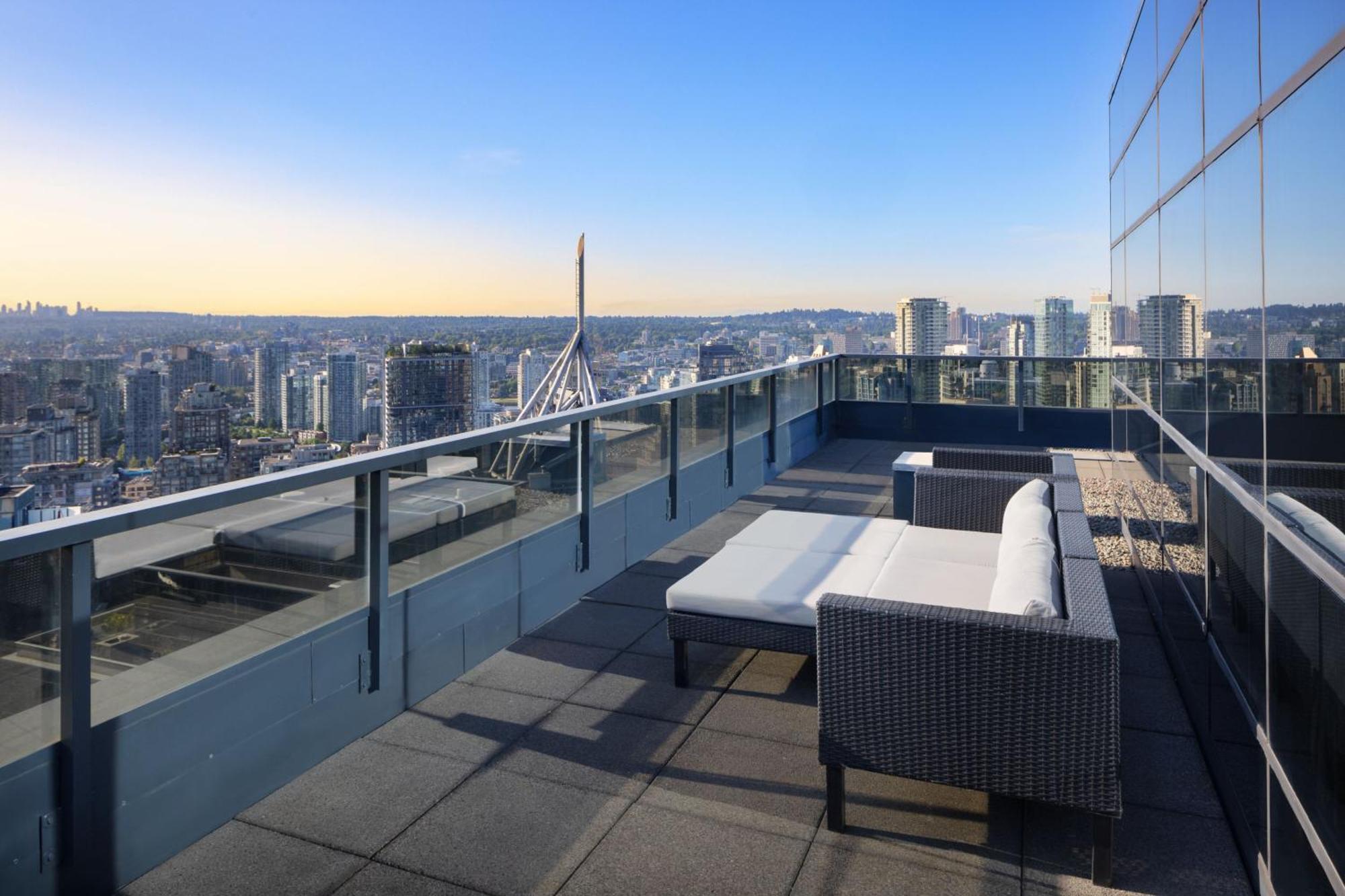 Sheraton Centre 4*