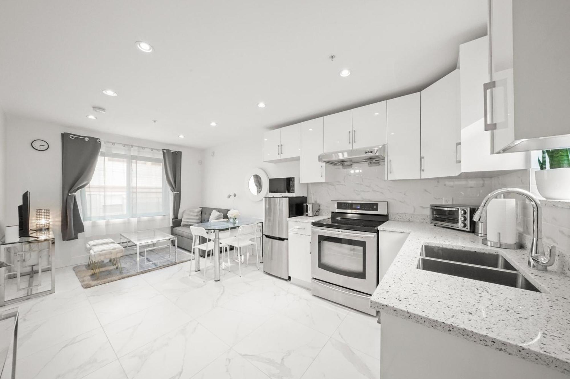 Guest house Entire New Cozy And Modern 2-storey House *
