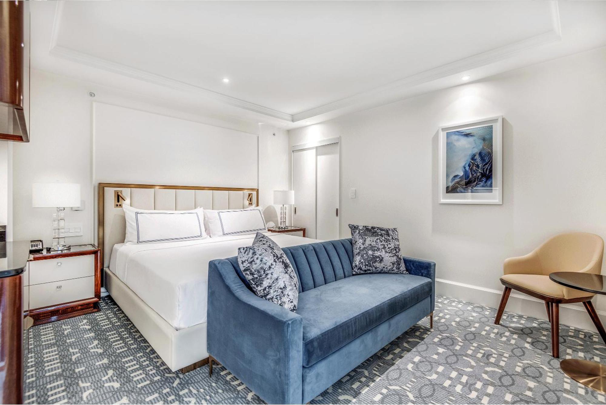 Azur Legacy Collection 5* Vancouver