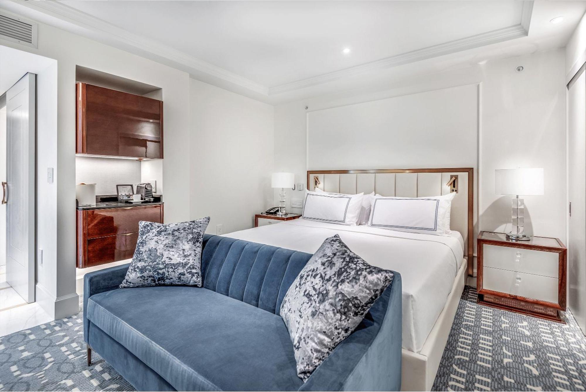 Azur Legacy Collection Vancouver