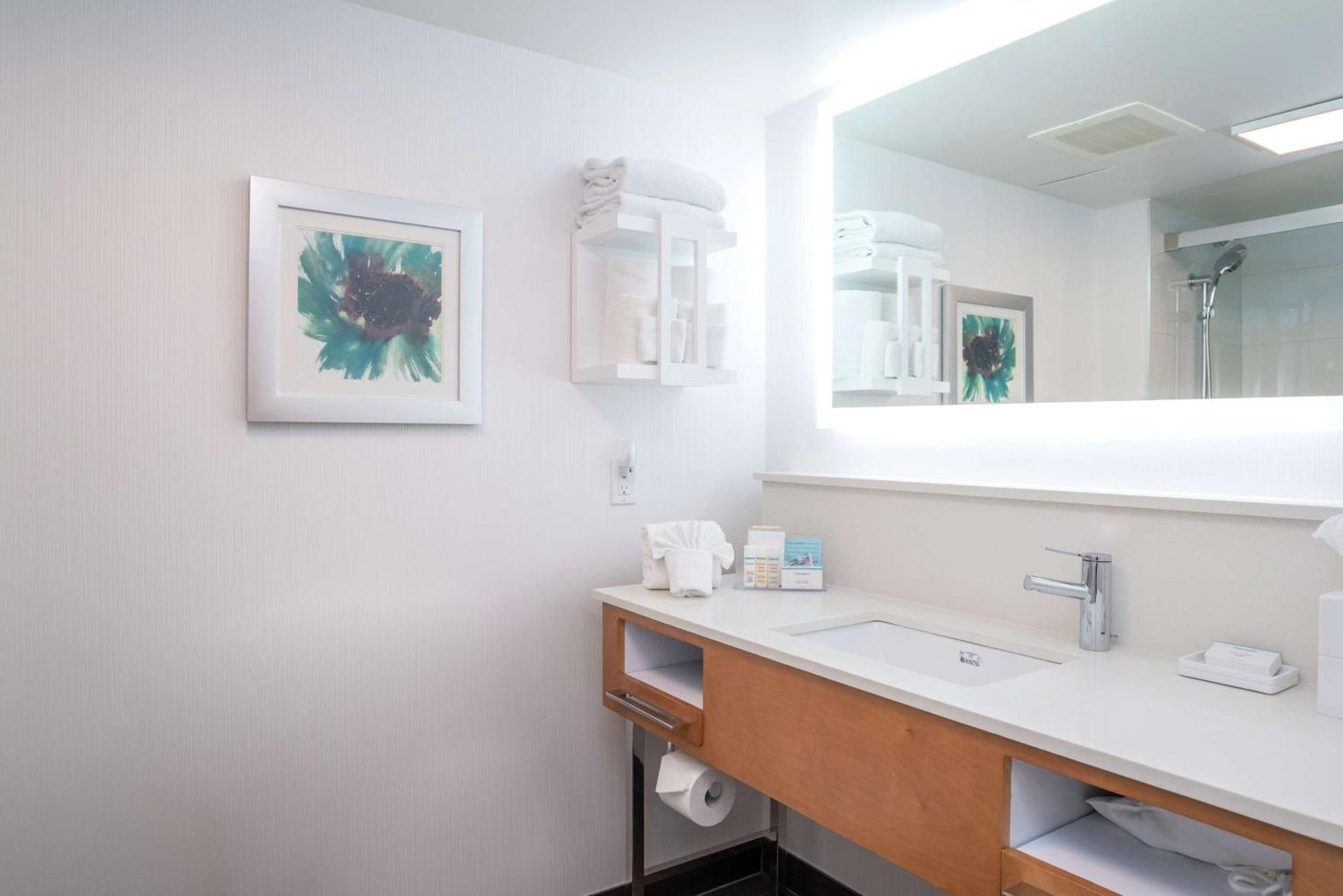 Hampton & Suites, By Hilton - Downtown 3*