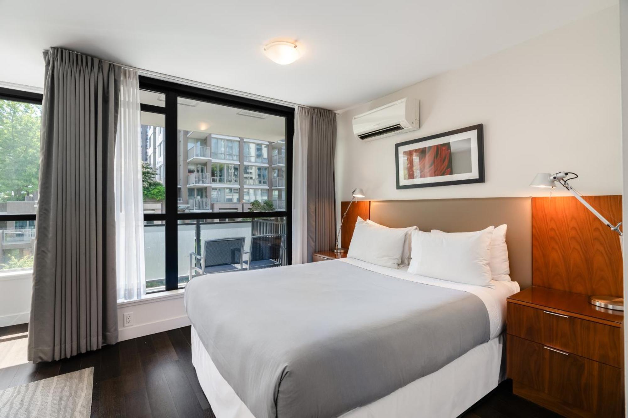 Level Yaletown Seymour Apartment *
