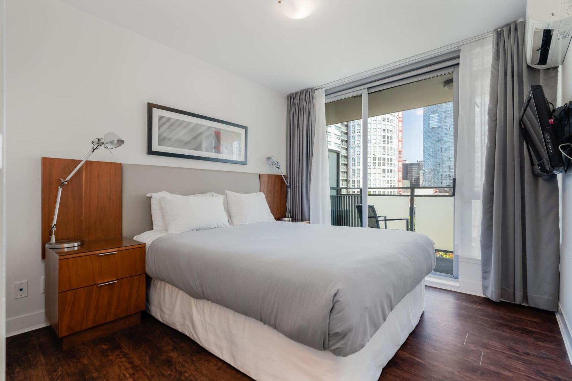 Level Yaletown Seymour Apartment Vancouver