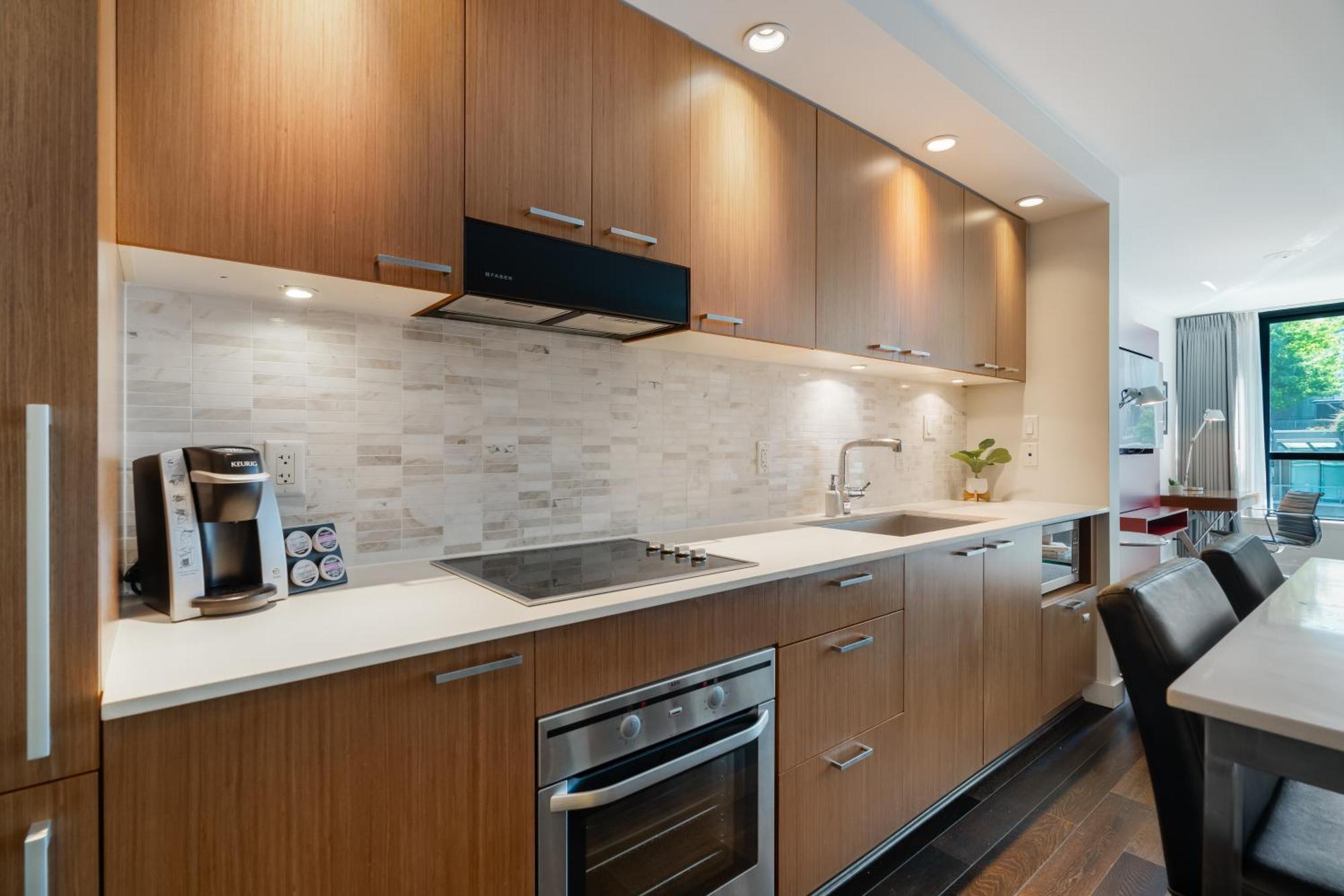 Level Yaletown Seymour Apartment Vancouver