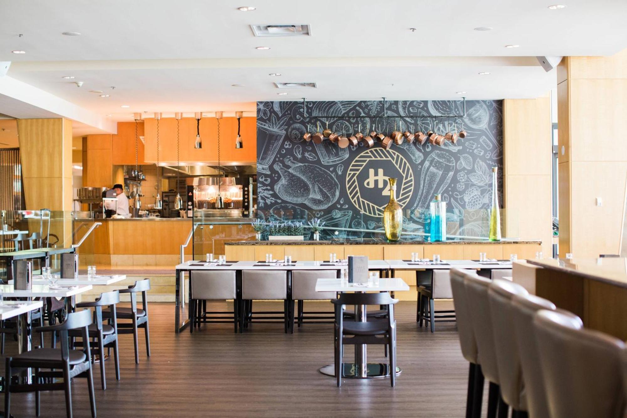 The Westin Bayshore, Hotel