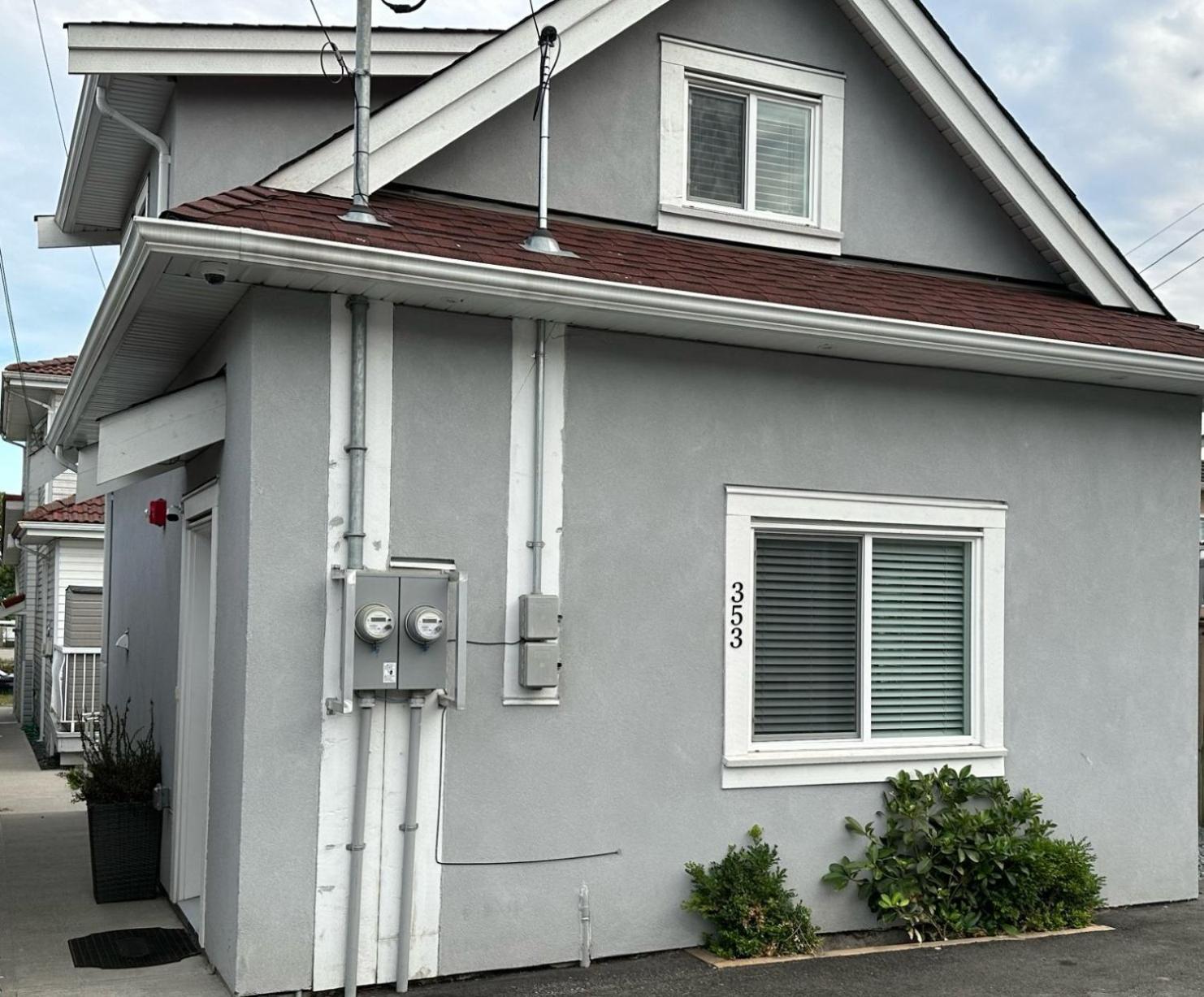 Bright And Cozy Modern In - To Yvr-downtown - Free Private Parking *