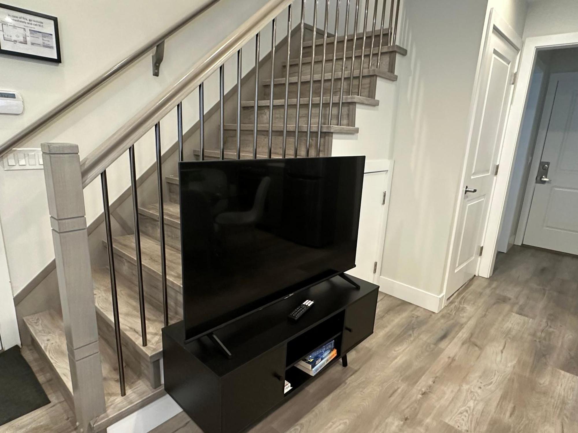 Holiday home Bright And Cozy Modern In - To Yvr-downtown - Free Private Parking