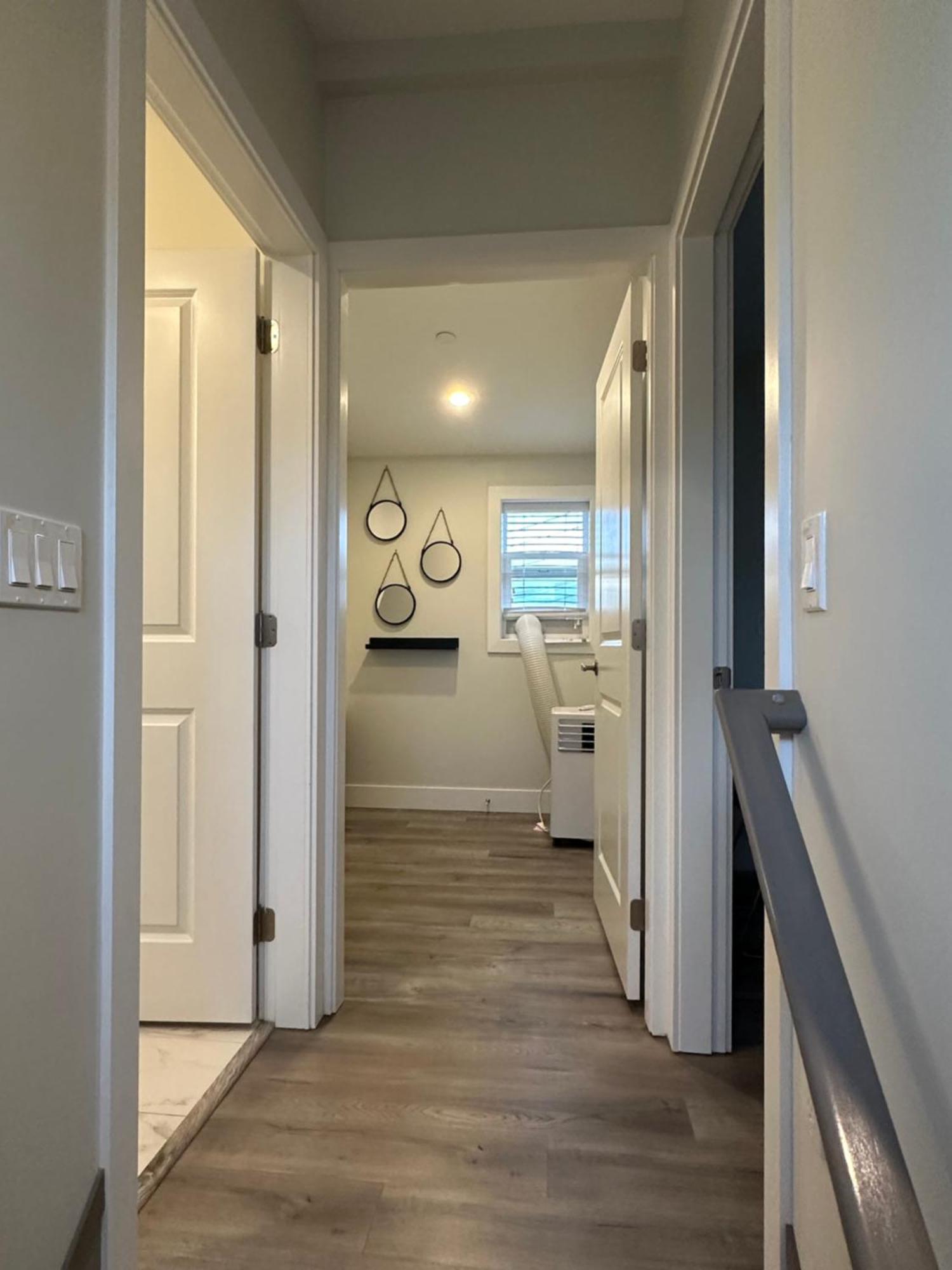 Bright And Cozy Modern In - To Yvr-downtown - Free Private Parking Holiday home Vancouver