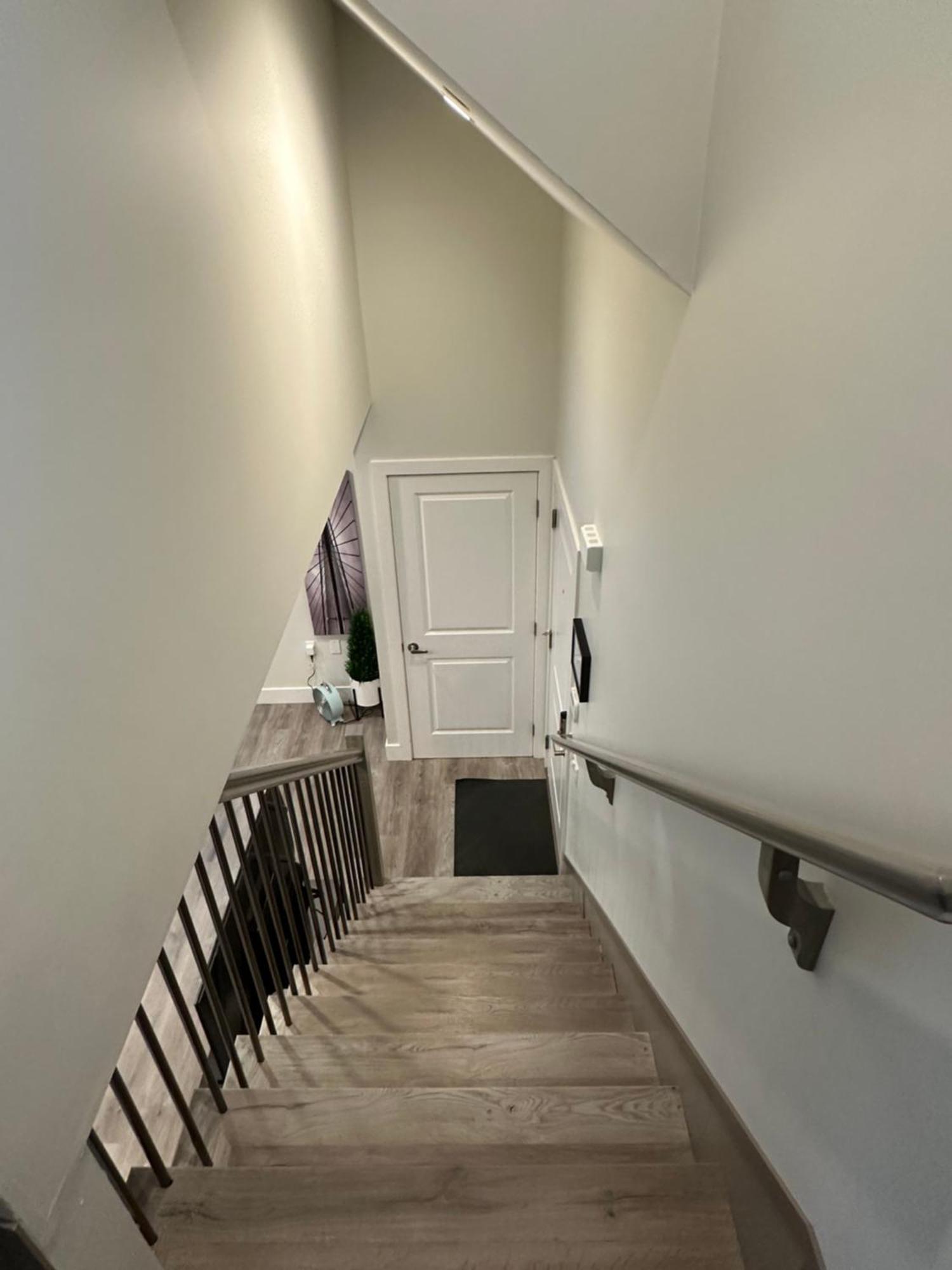 Bright And Cozy Modern In - To Yvr-downtown - Free Private Parking Vancouver