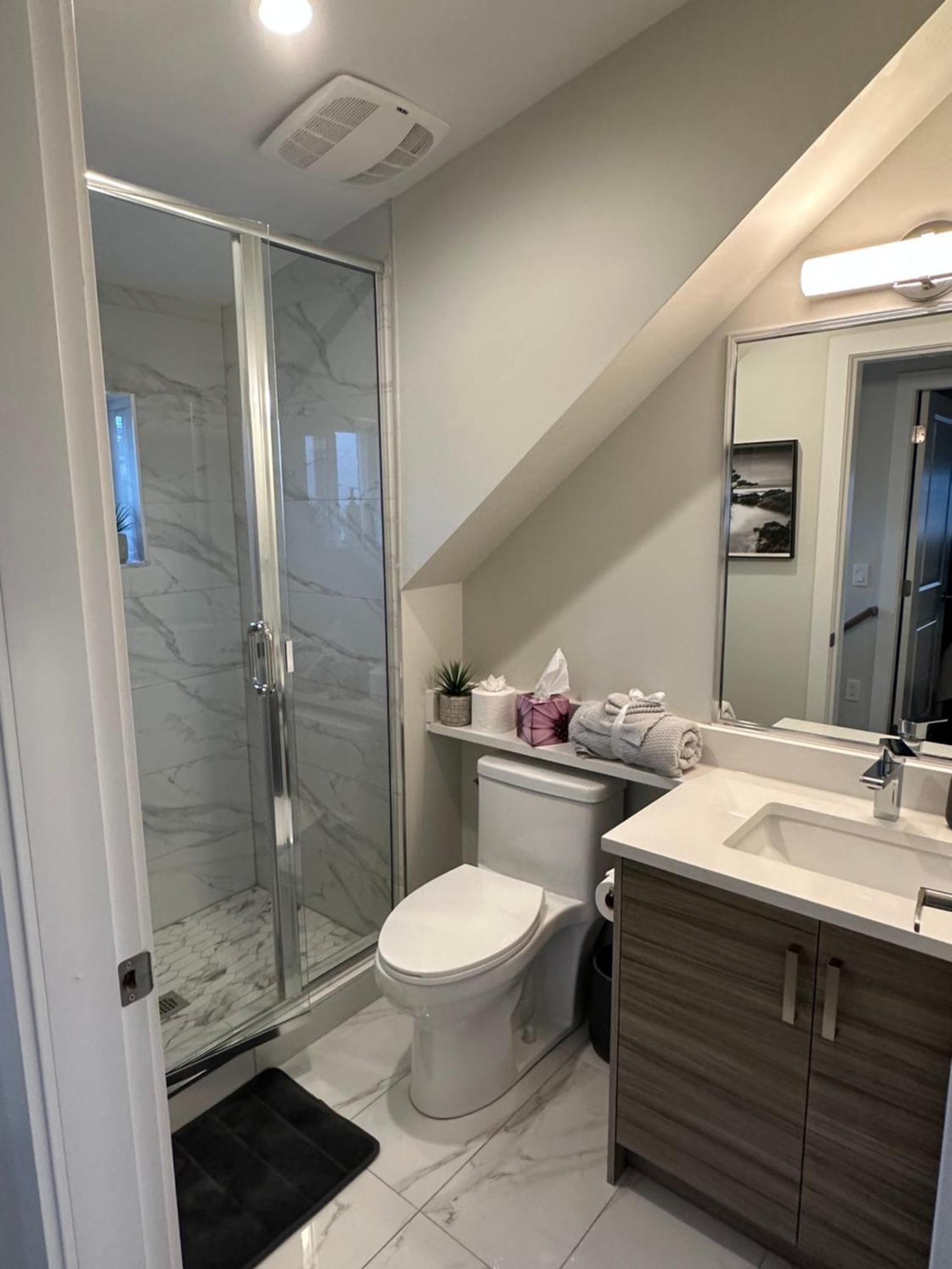 Holiday home Bright And Cozy Modern In - To Yvr-downtown - Free Private Parking *