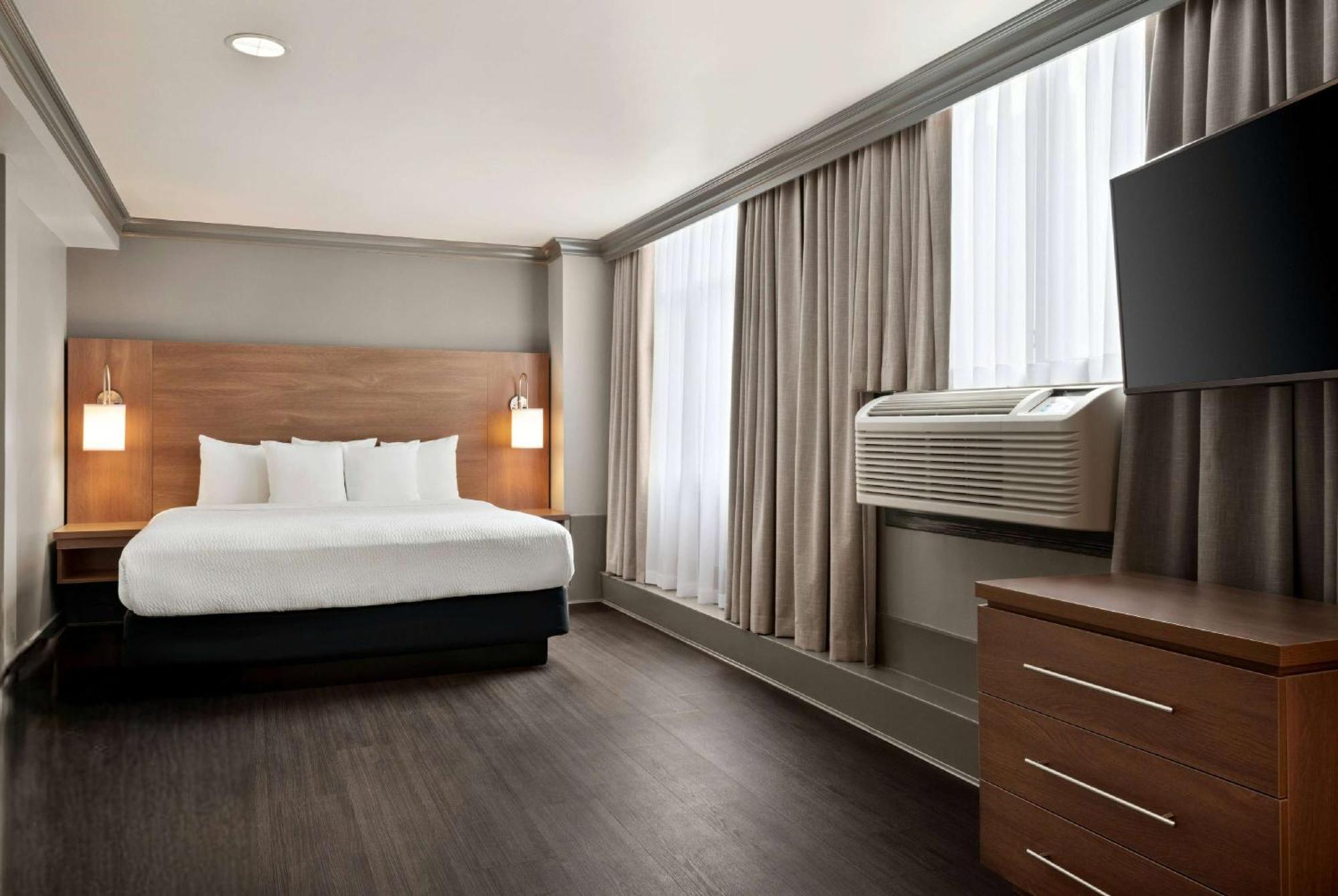 Days By Wyndham Downtown Hotel Vancouver