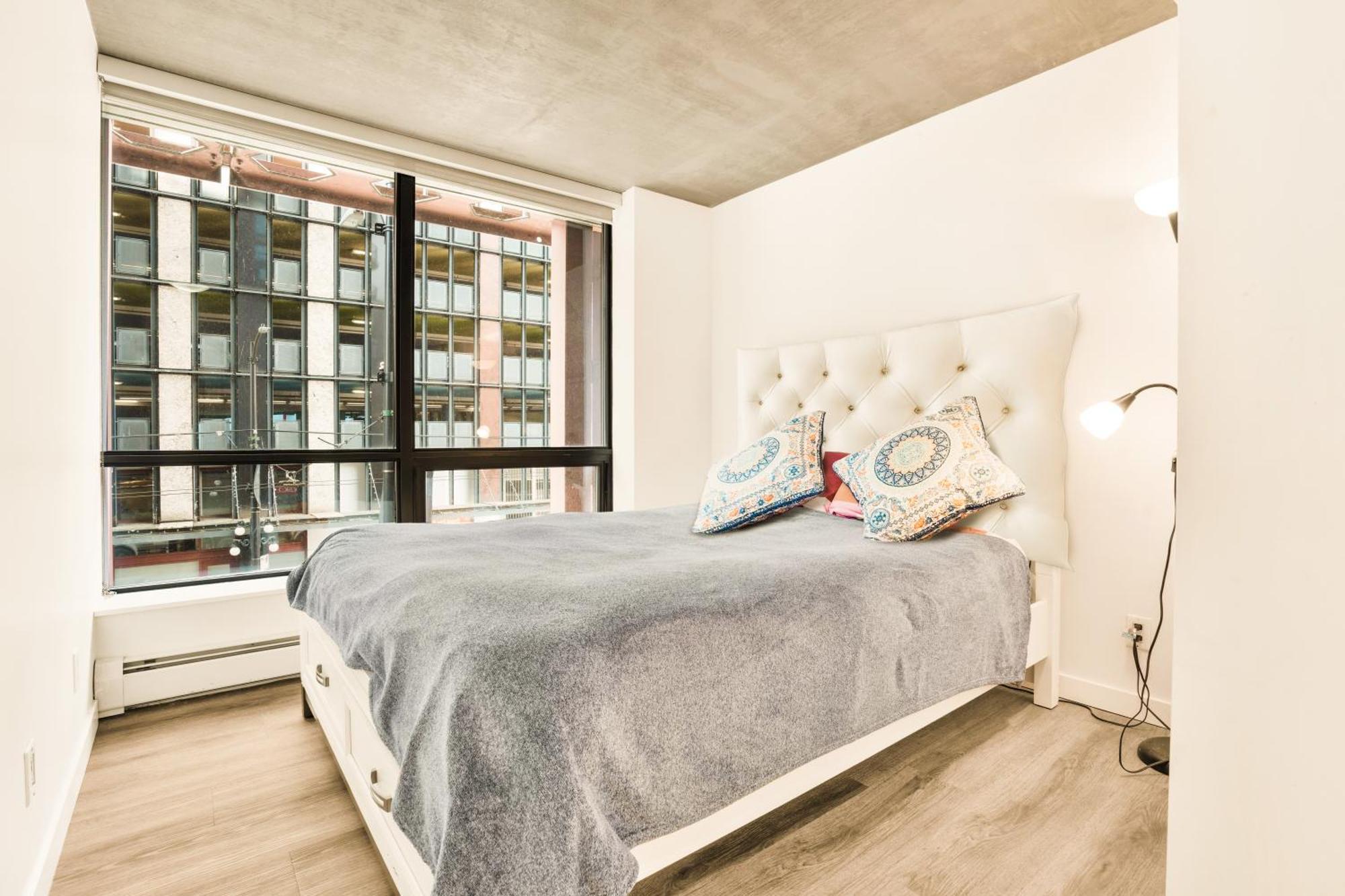 Urban Chic: Sleek 2br In Heart Of *