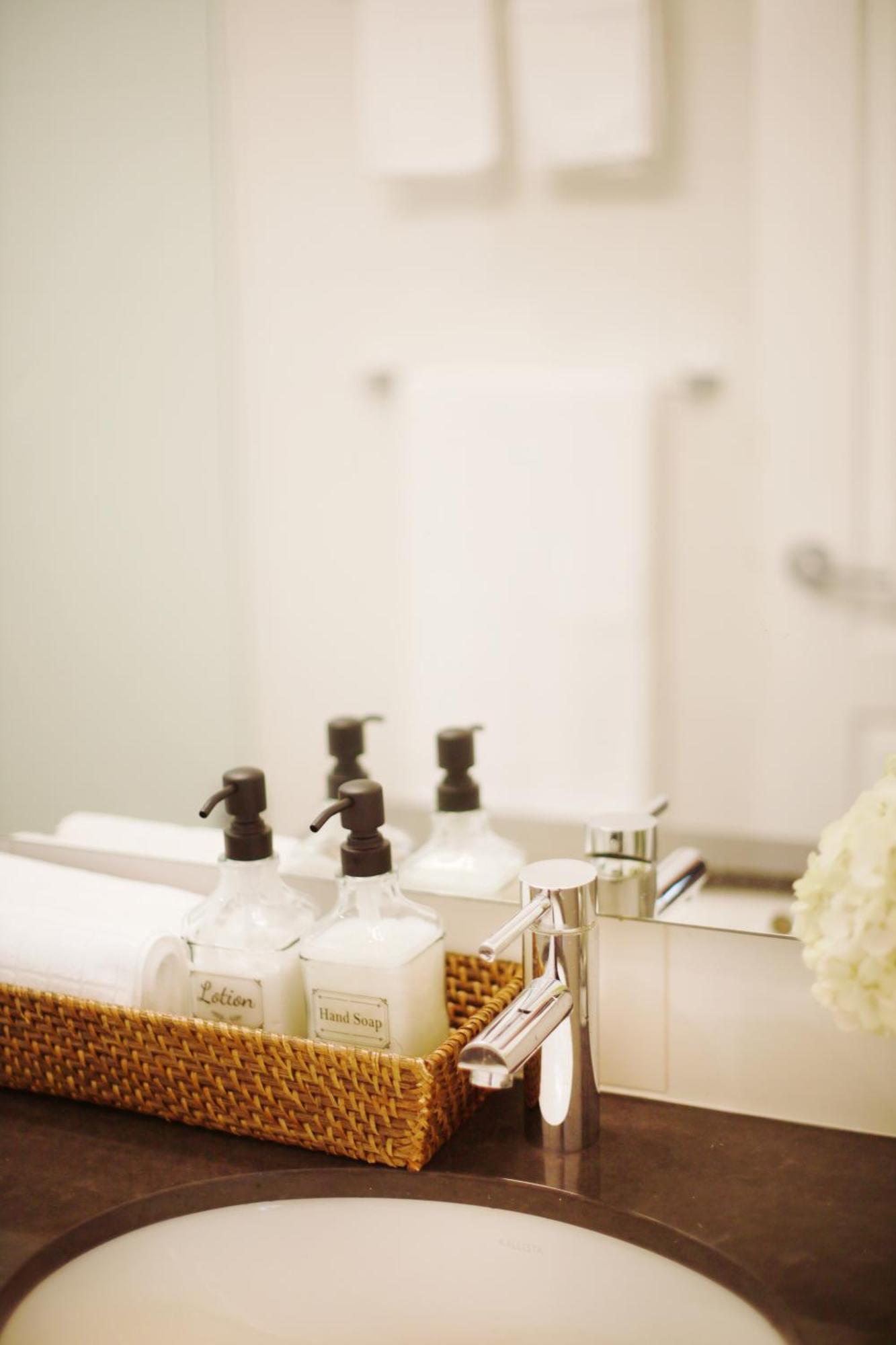 Modern 1 Bedsuite In Kerrisdale, Access Ubc Downtown Yvr Homestay Vancouver