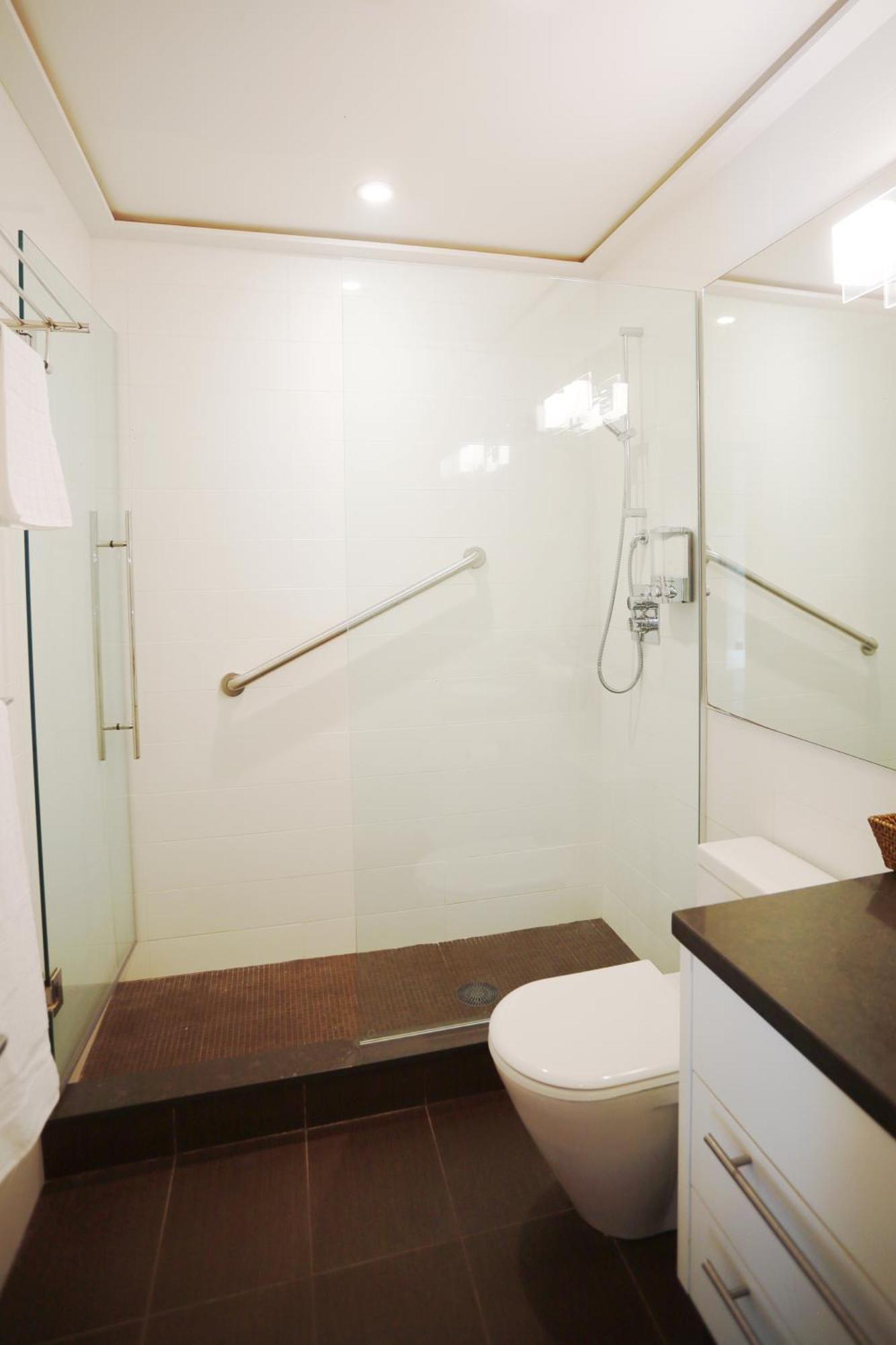 Homestay Modern 1 Bedsuite In Kerrisdale, Access Ubc Downtown Yvr Vancouver
