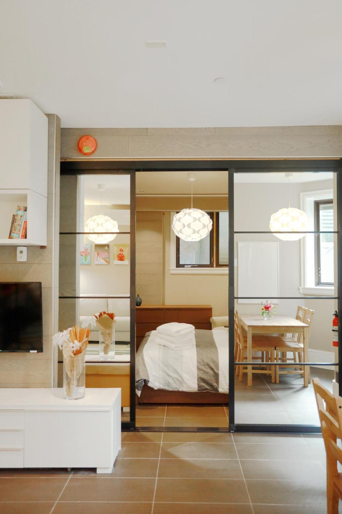 Homestay Modern 1 Bedsuite In Kerrisdale, Access Ubc Downtown Yvr