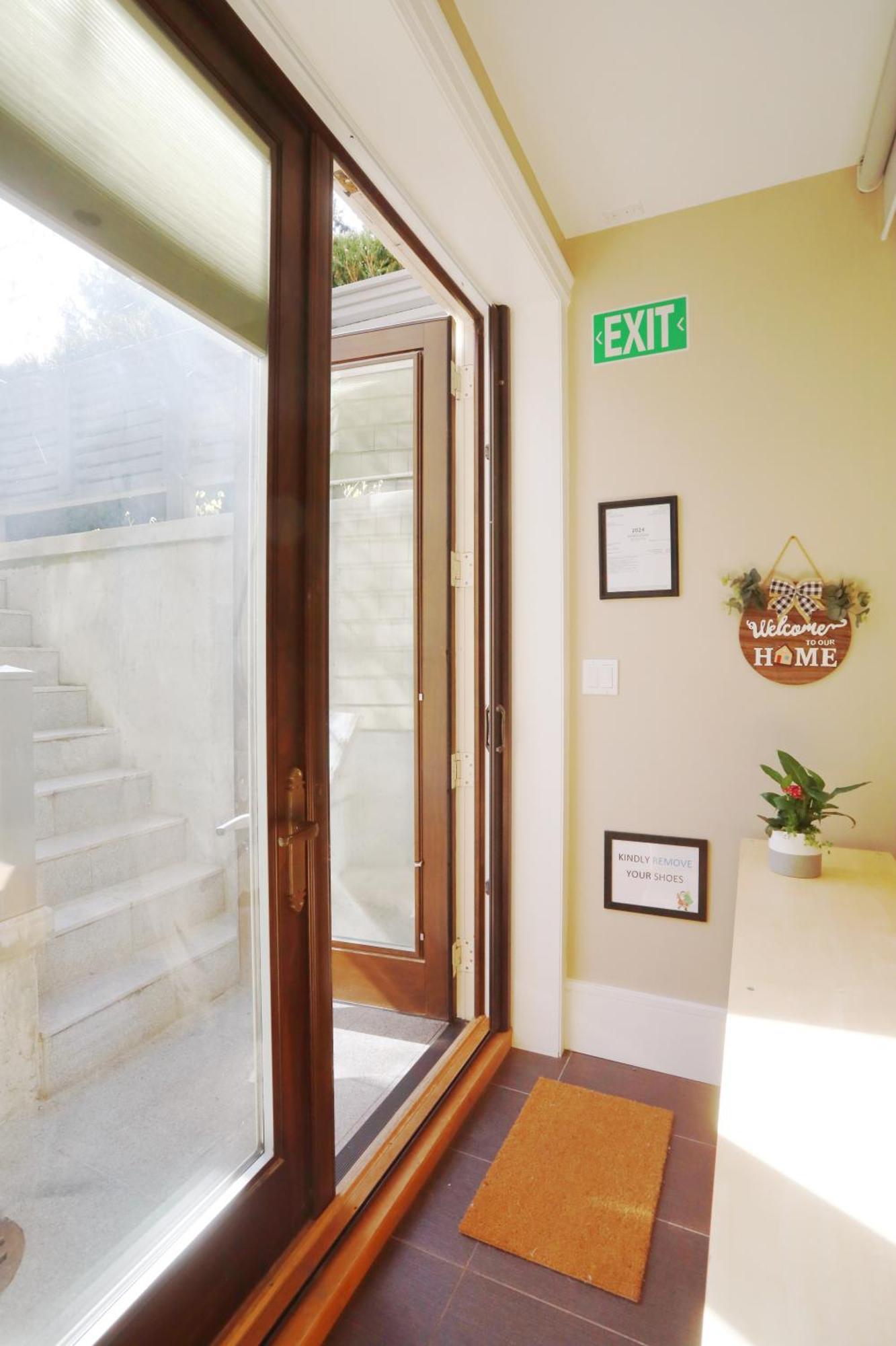 Modern 1 Bedsuite In Kerrisdale, Access Ubc Downtown Yvr *