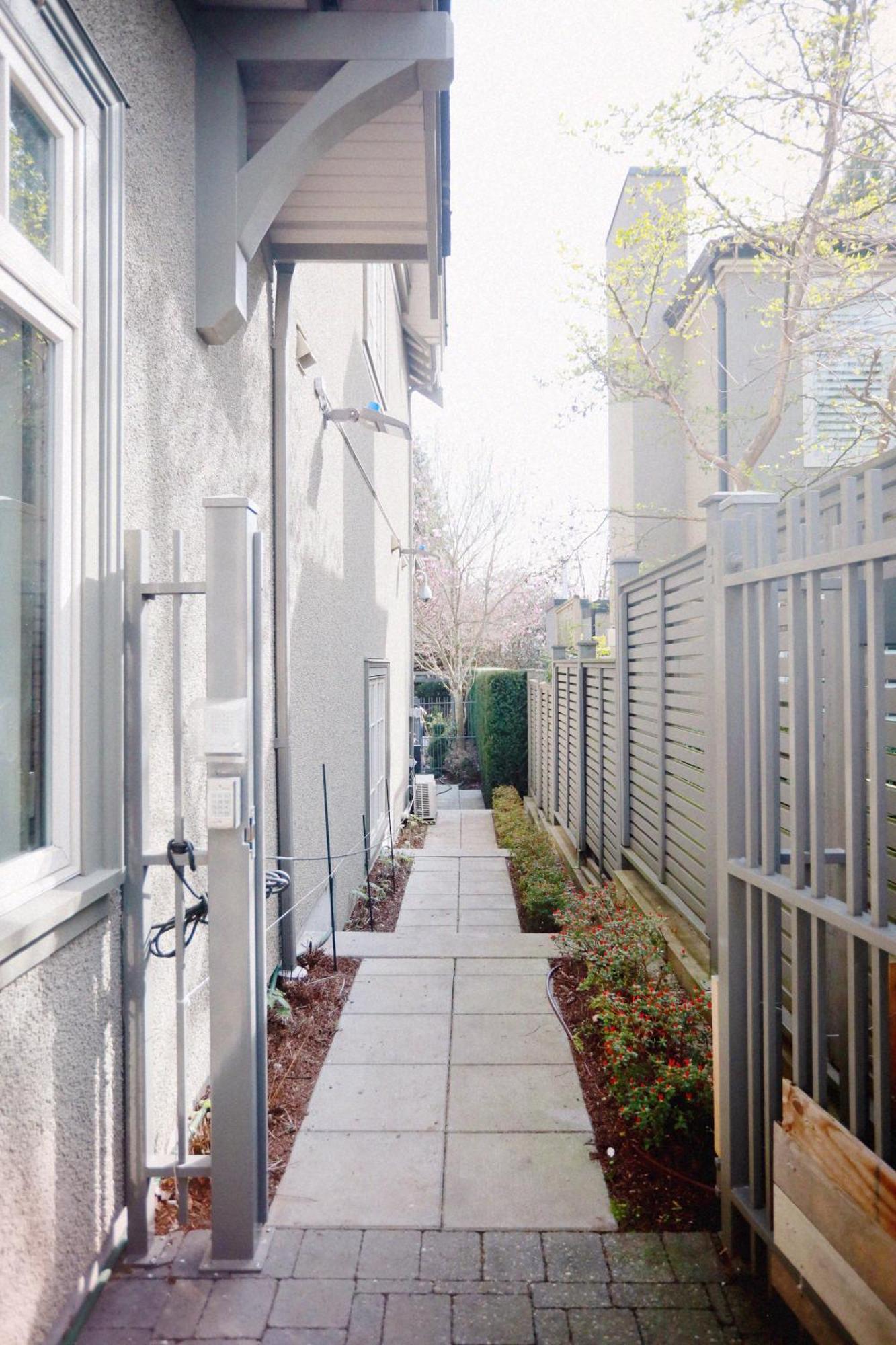 Modern 1 Bedsuite In Kerrisdale, Access Ubc Downtown Yvr
