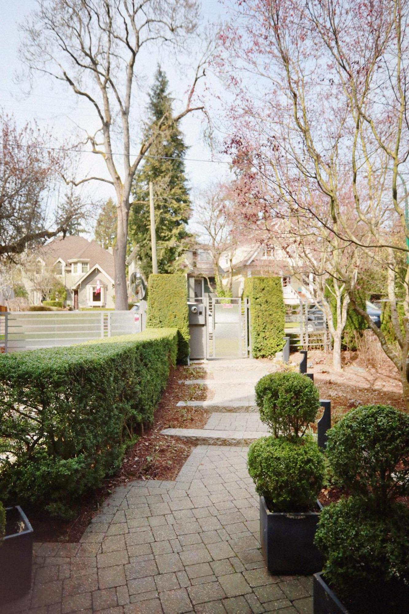 Modern 1 Bedsuite In Kerrisdale, Access Ubc Downtown Yvr