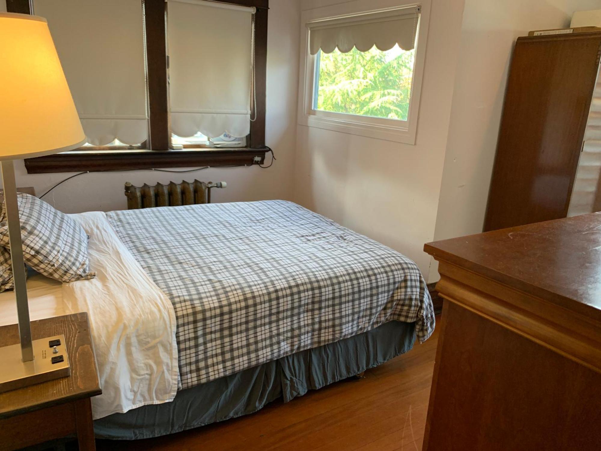 Broadway Homestay *