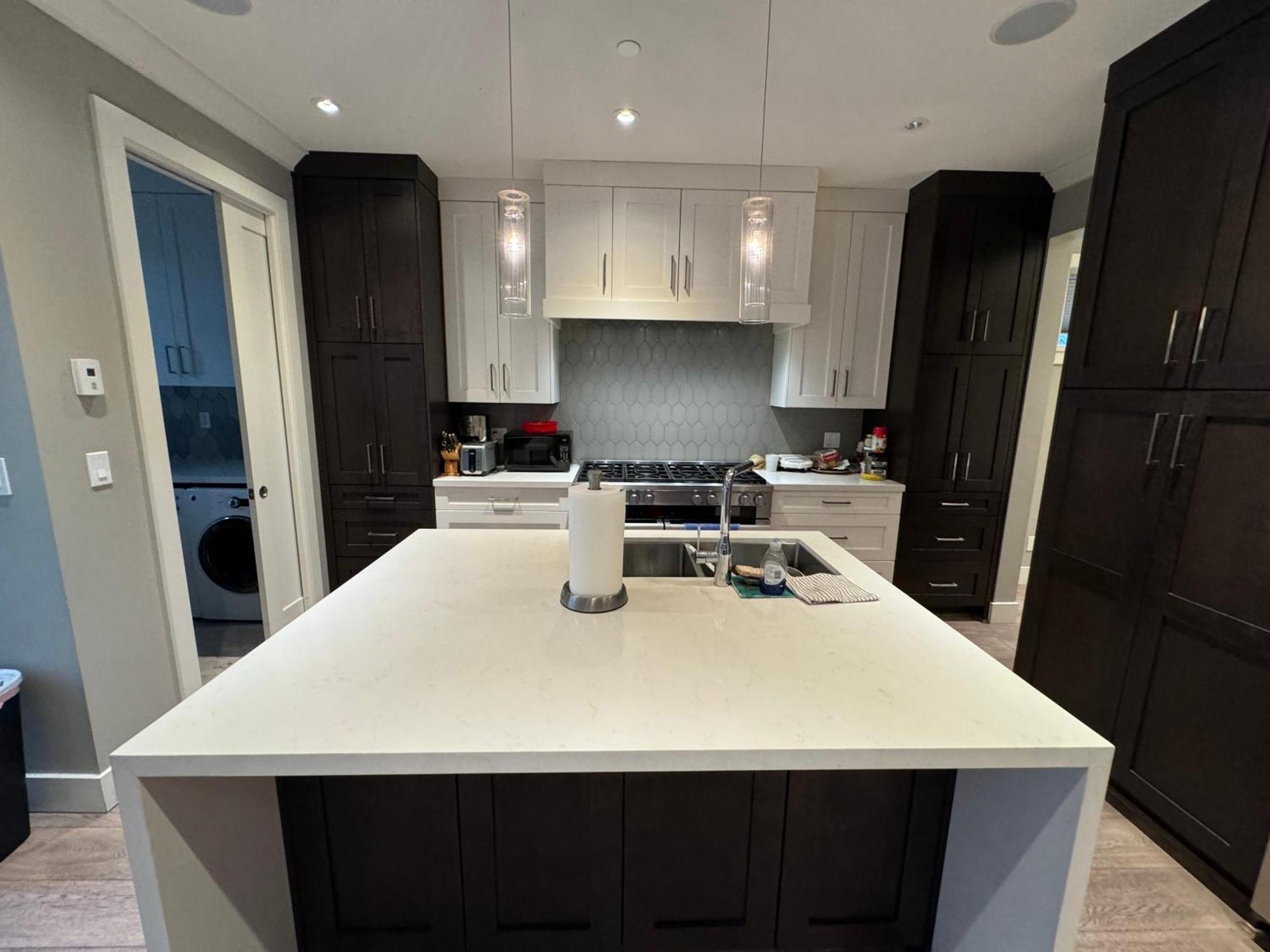 Homestay Charming Modern Near Downtown And Ubc Vancouver
