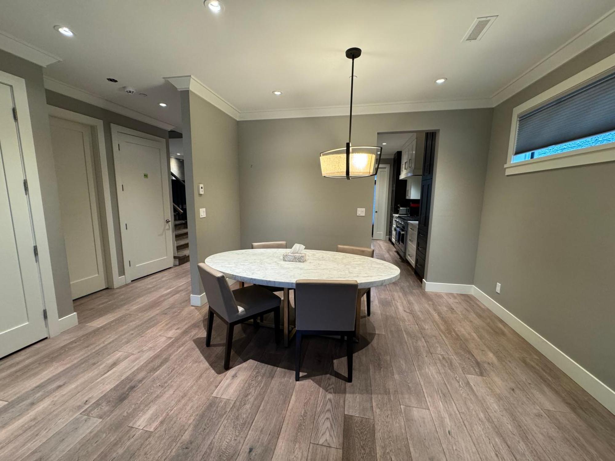 Charming Modern Near Downtown And Ubc Vancouver