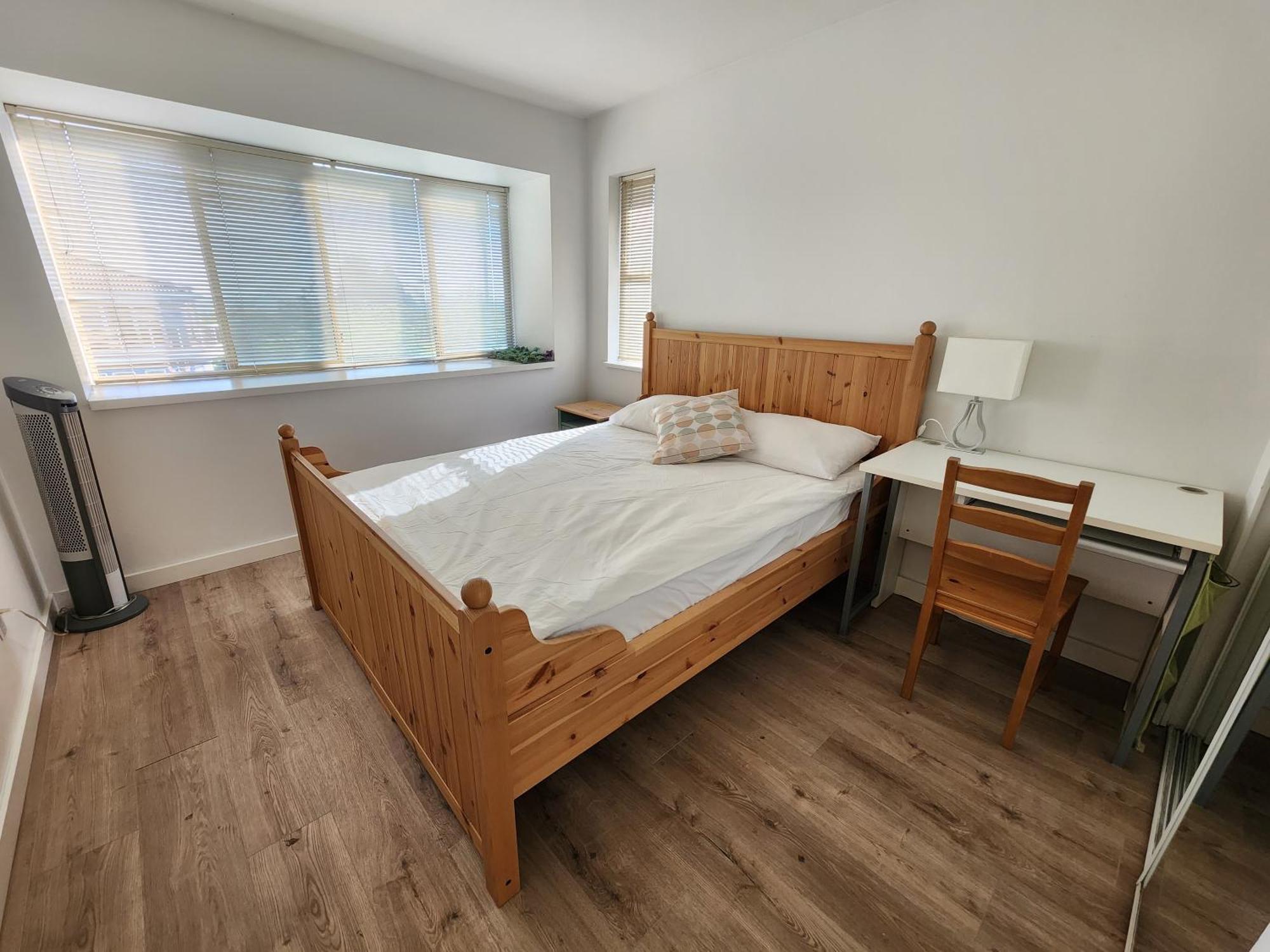 Convenient To Attractions & Close To Airport