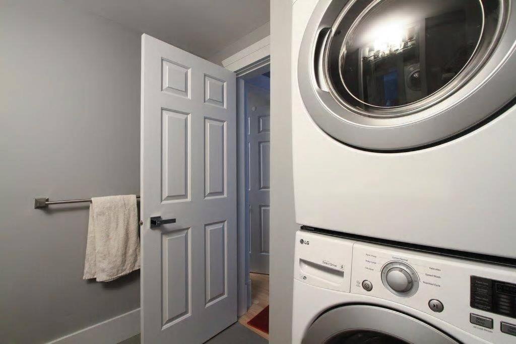 Qe Park Garden 3br 1.5ba Vancouver