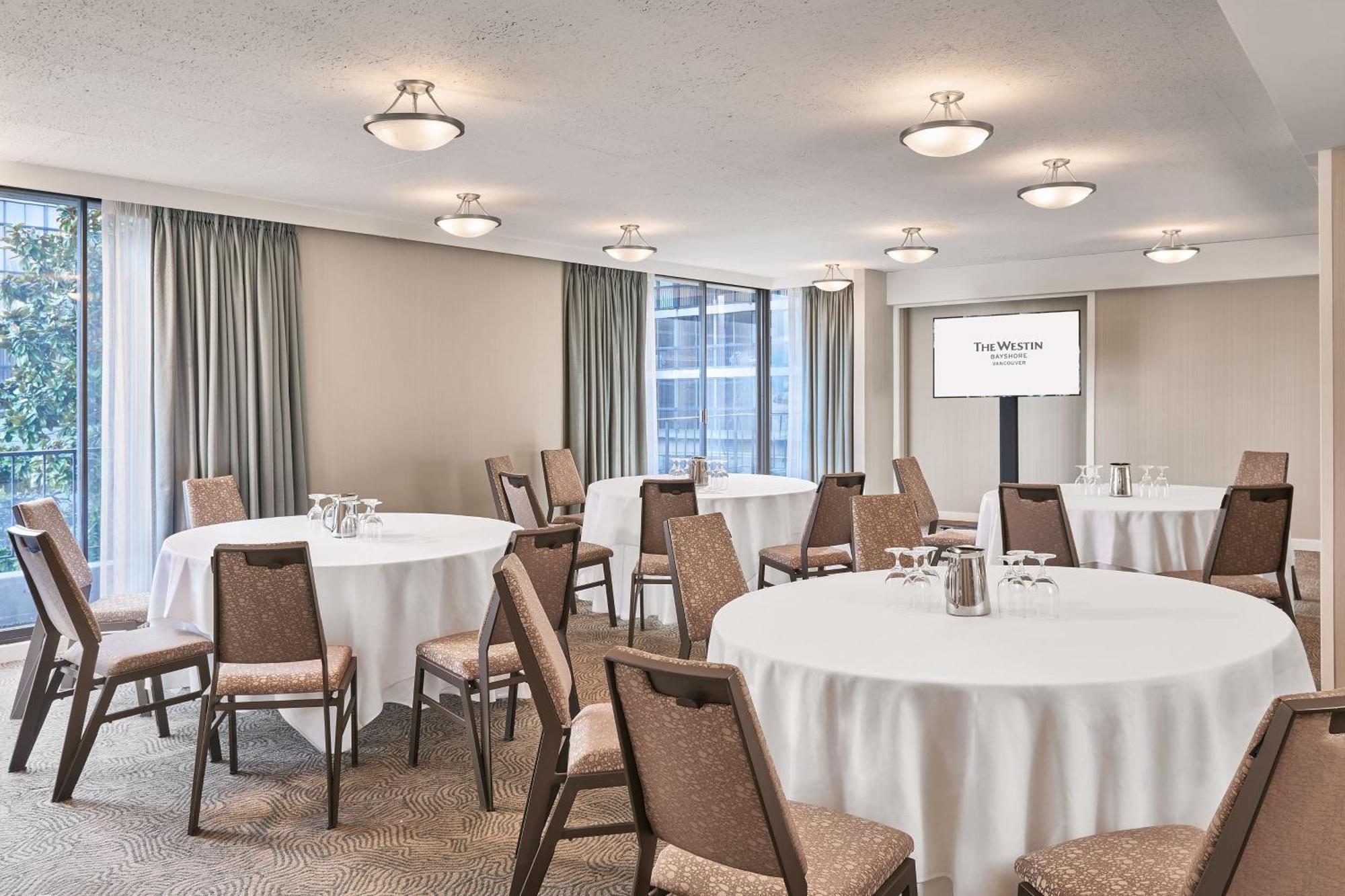 The Westin Bayshore, 4*