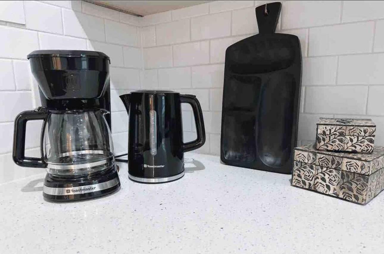Modern In Close To Downtown And Airport Holiday home *