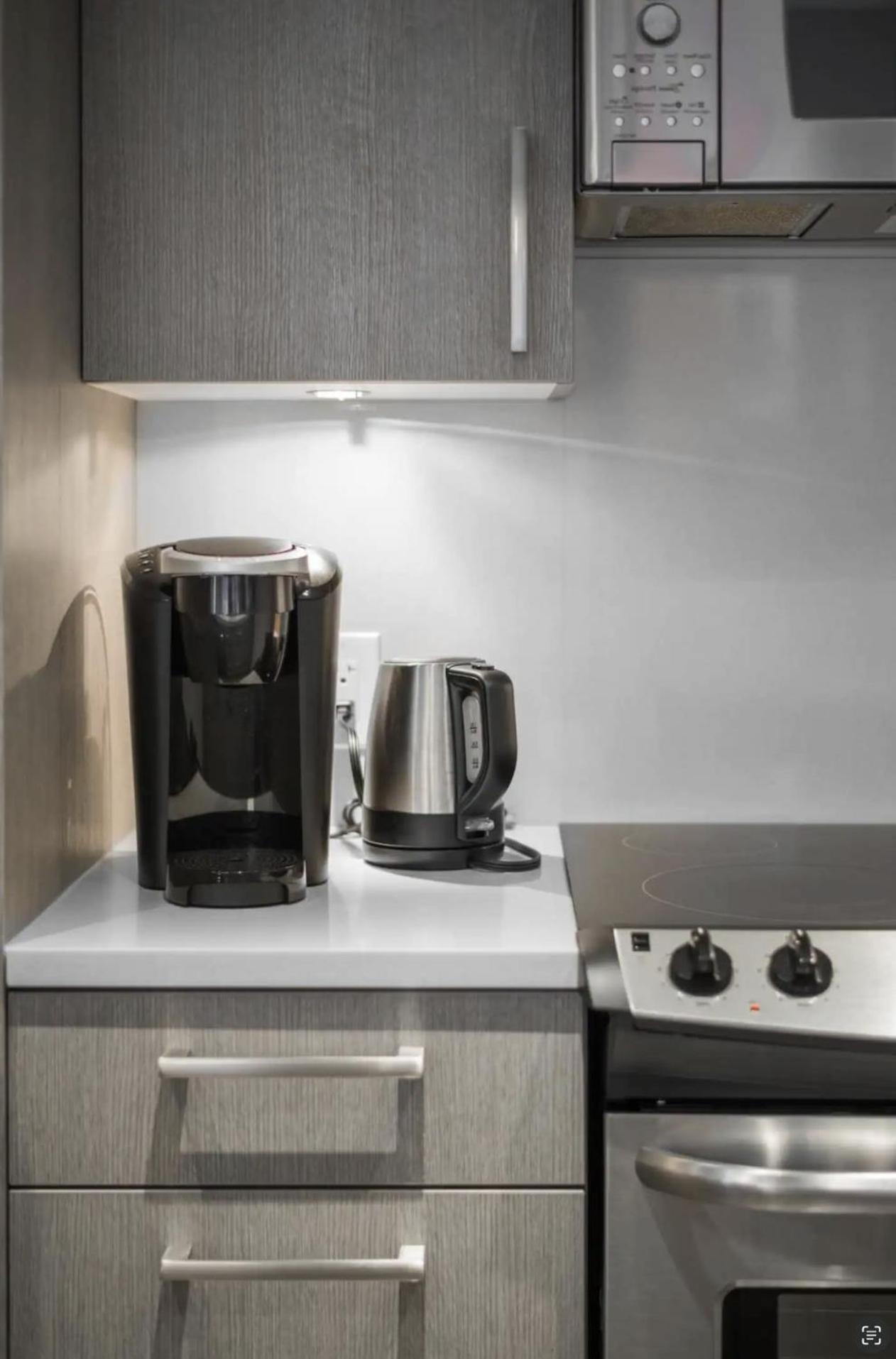 Luxury Designer In The Heart Of Downtown - Best Location! Apartment *